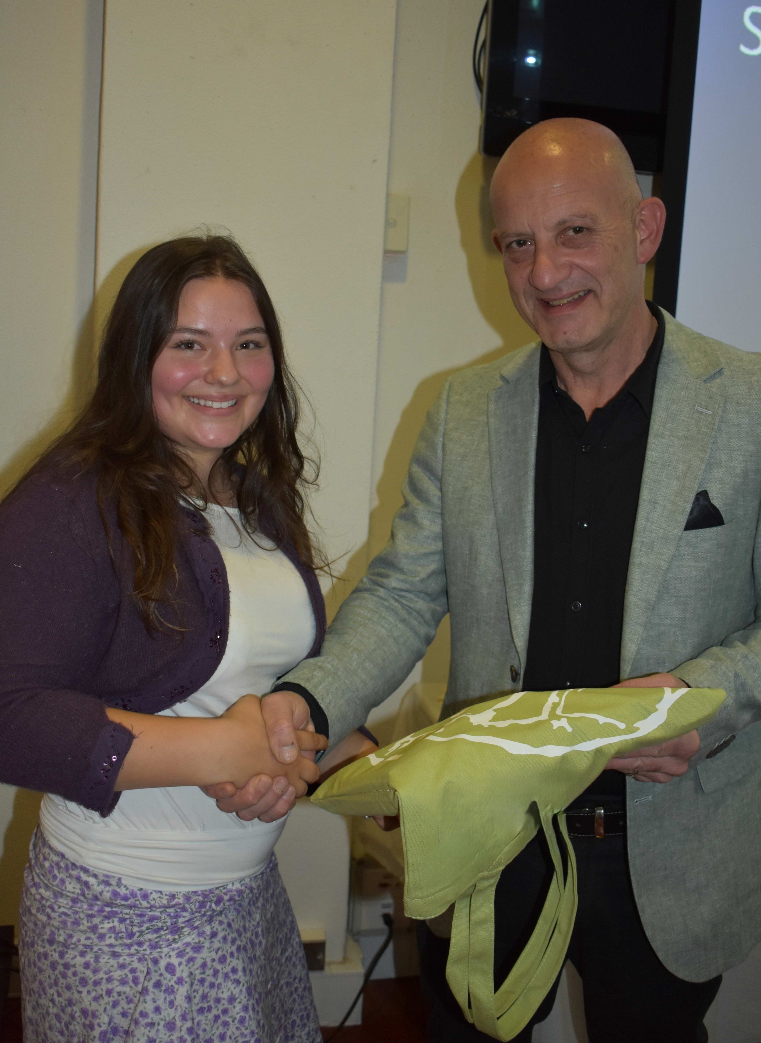 DSC_0083 erased cropped.JPG