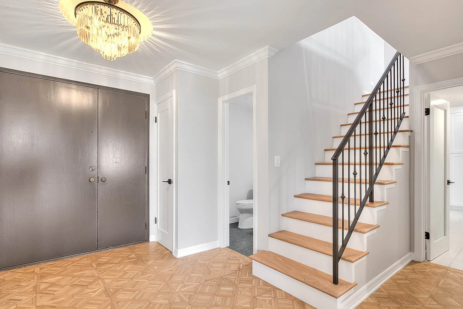 Foyer.jpg
