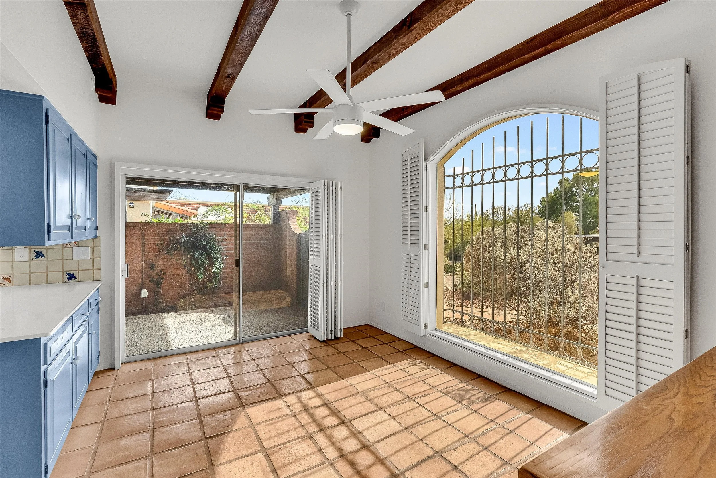 17-Breakfast Nook.jpg