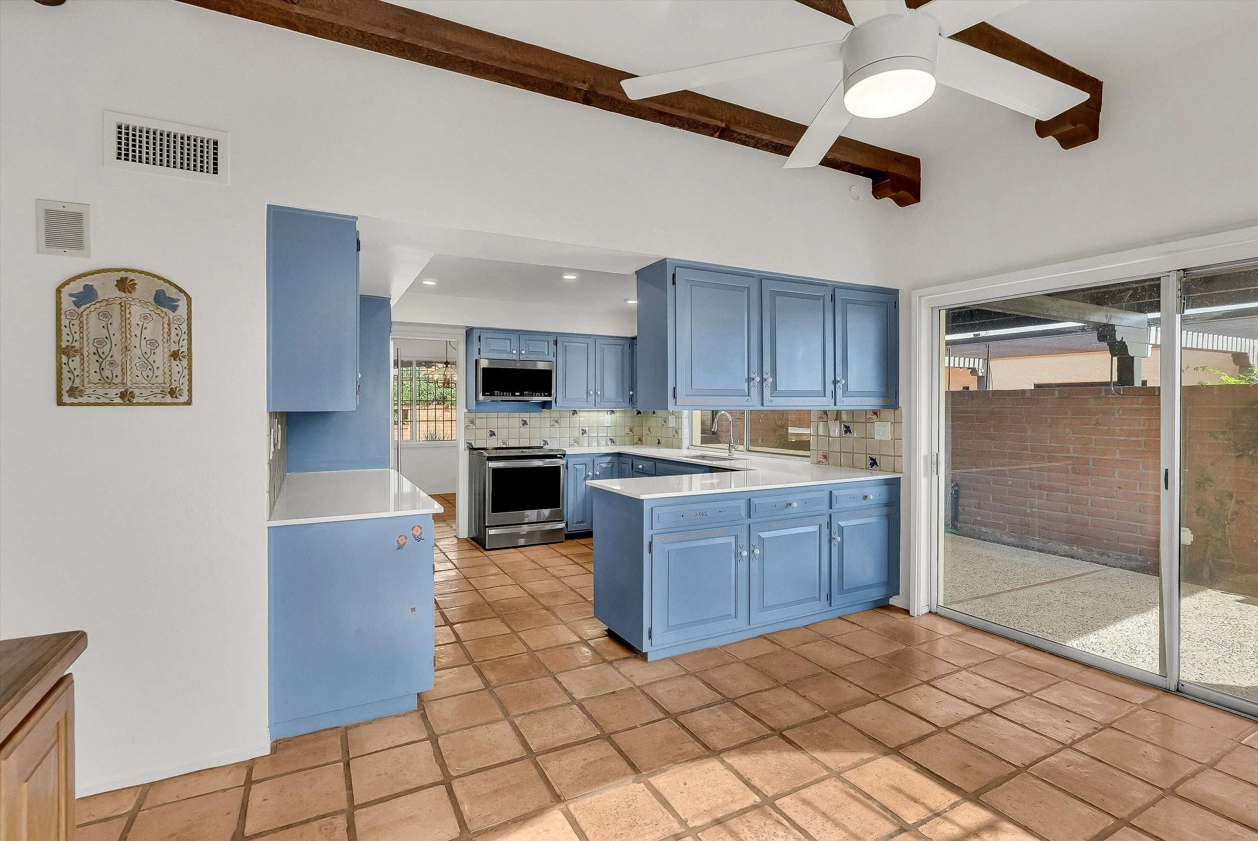 16-Breakfast Nook.jpg