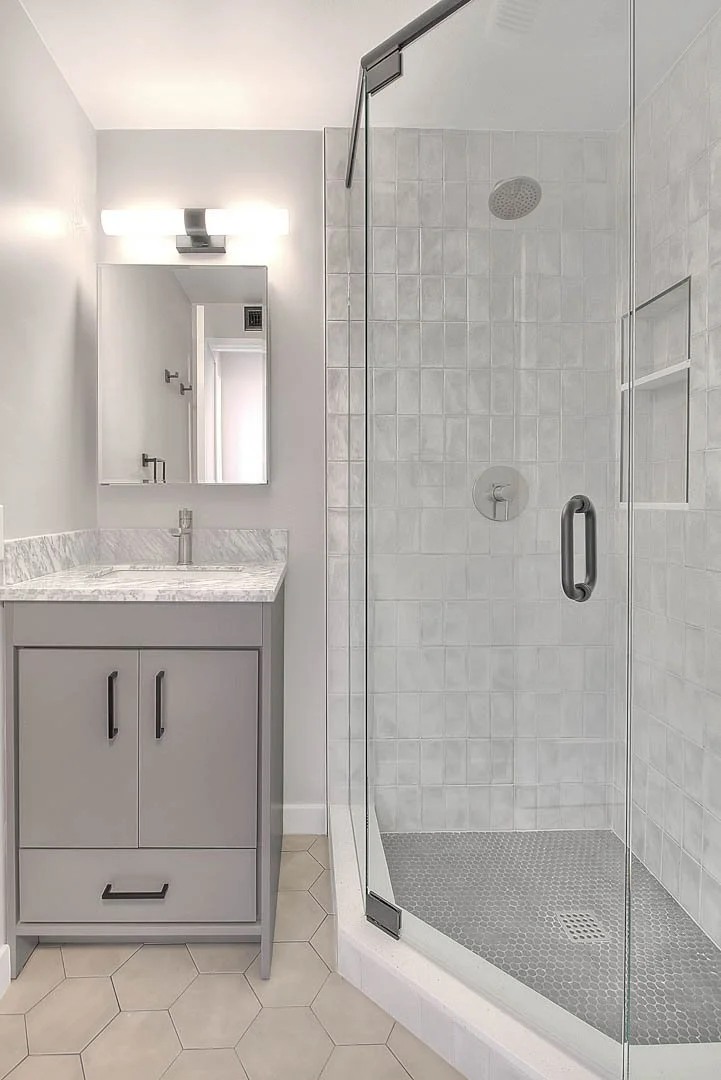 1st Floor Bathroom.jpg