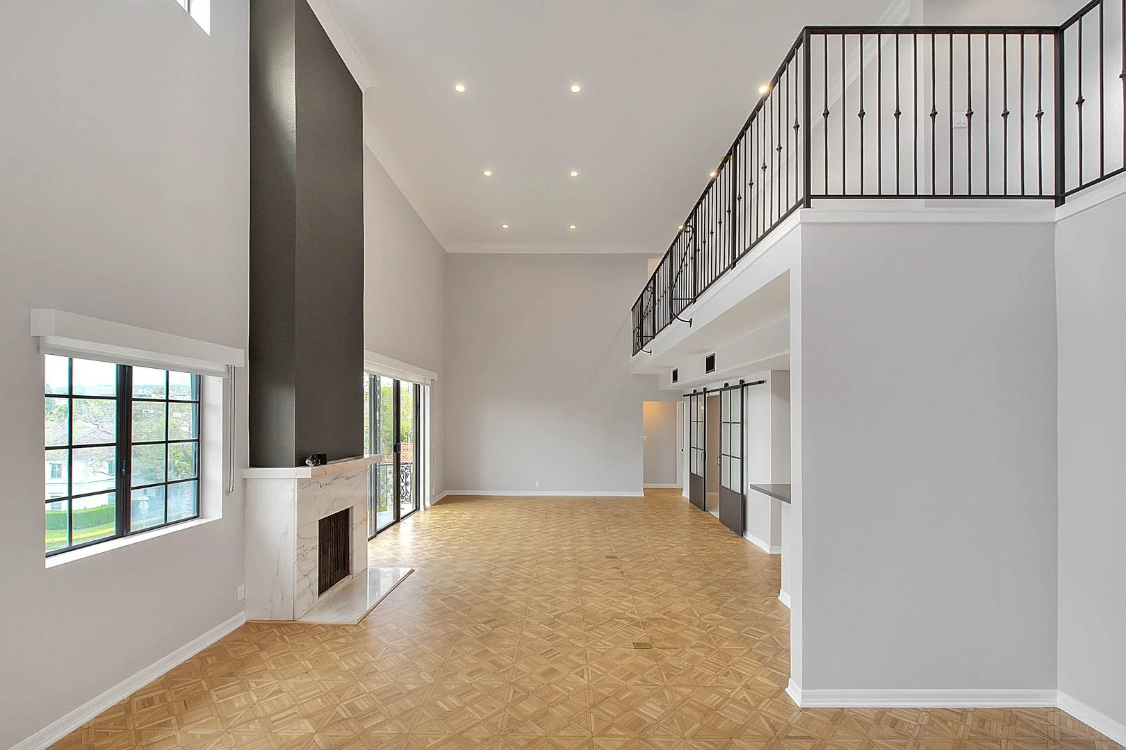 Living Room (6 of 9).jpg