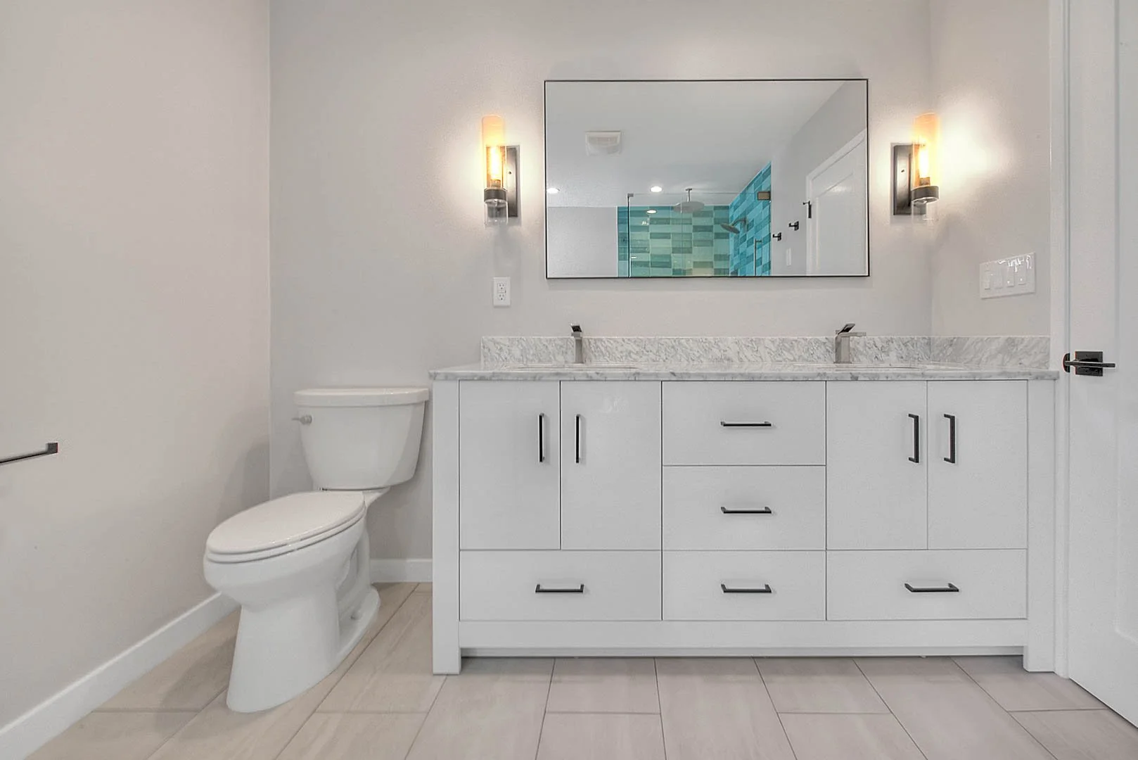 Primary Bathroom (4 of 7).jpg