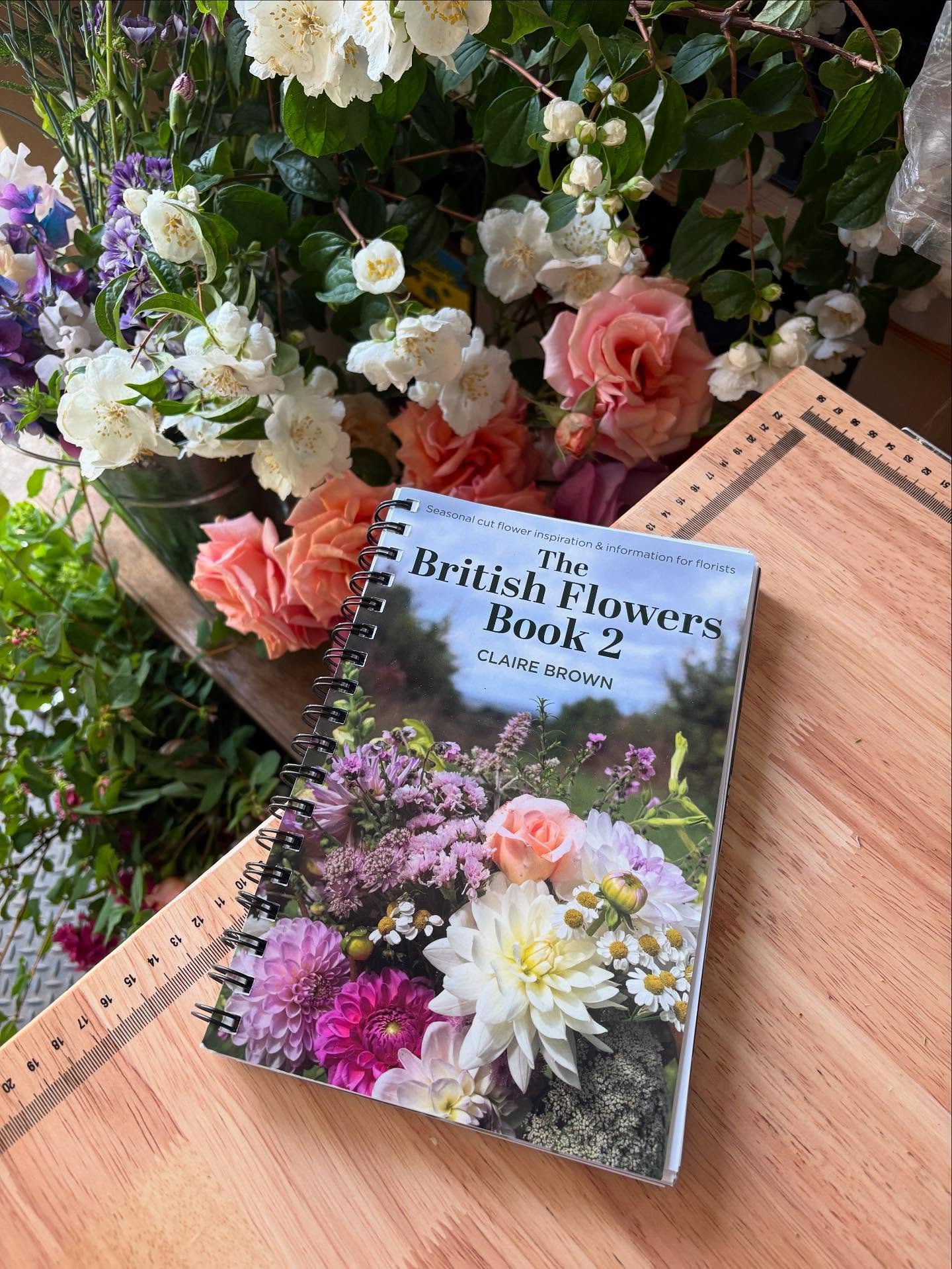 Thanks to Claire Brown @plantpassion for including @farewellflowers in the Resources chapter of her updated &lsquo;The British Flowers Book 2&rsquo;. Packed with info about flower availability by month across the year, organised into handy colour sch