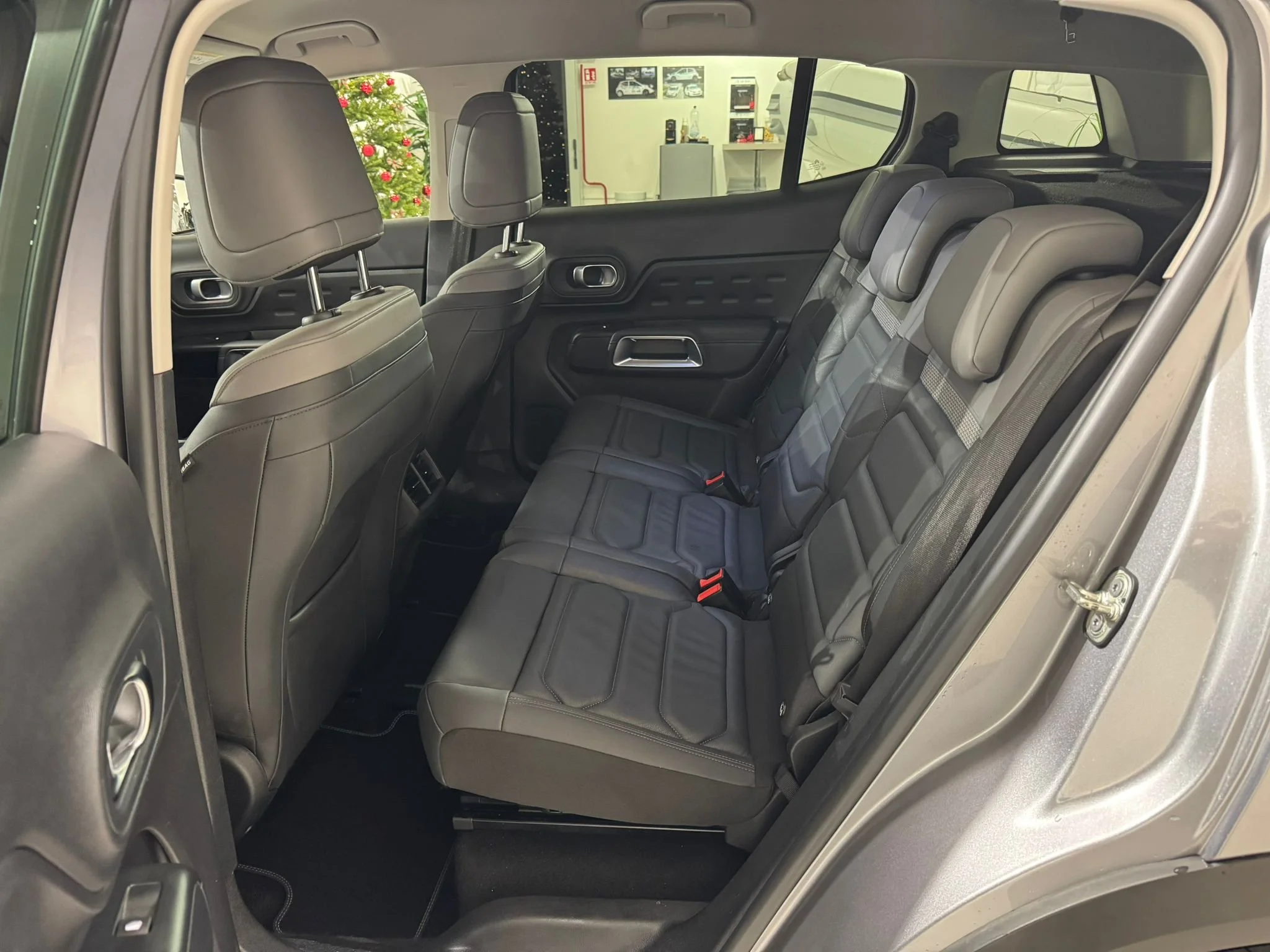 WhatsApp Image 2025-12-11 at 18.44.16 (2).jpeg