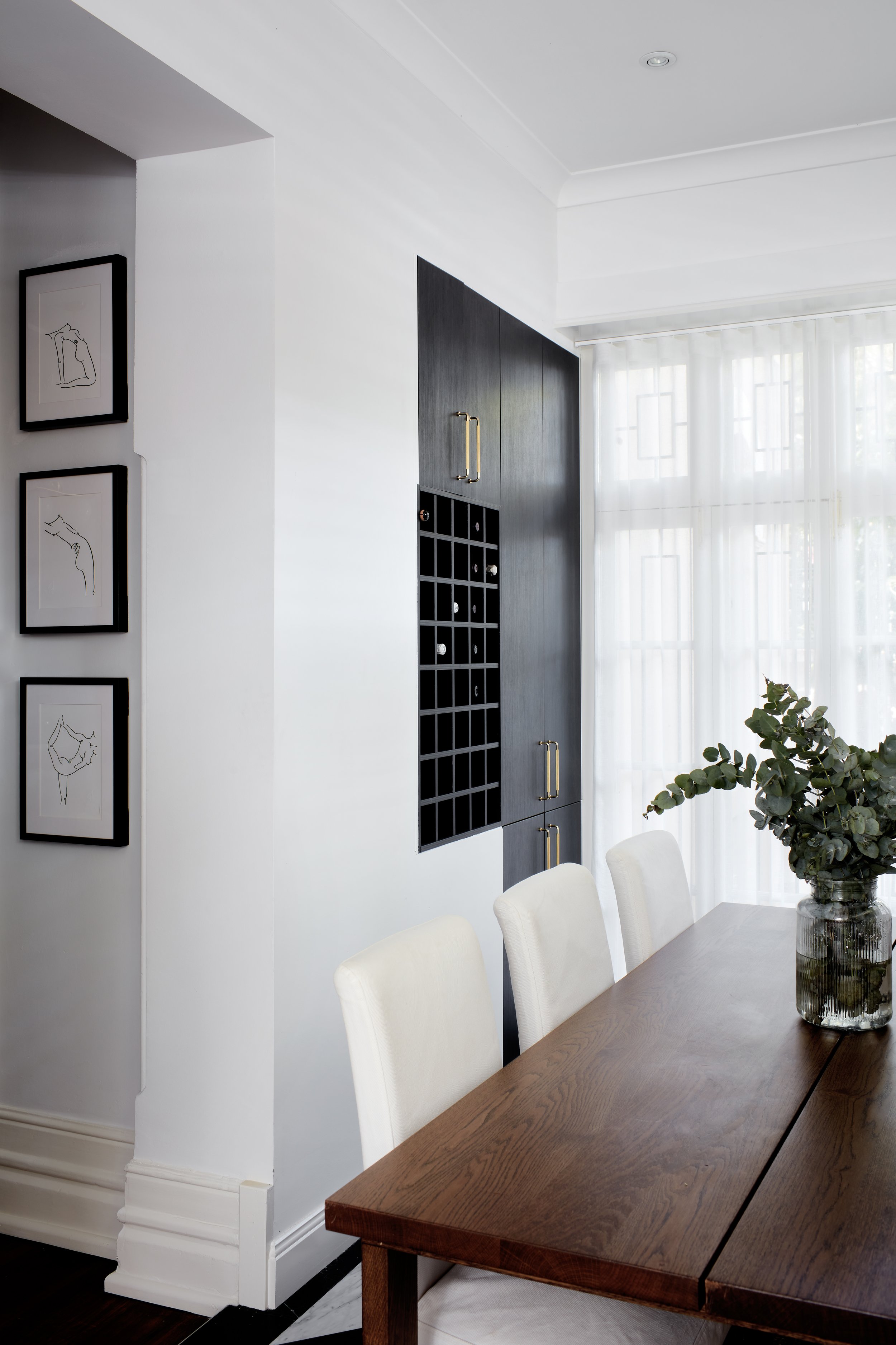 TRADITIONAL CLASSIC DINING ROOM DESIGNED IN CROYDON