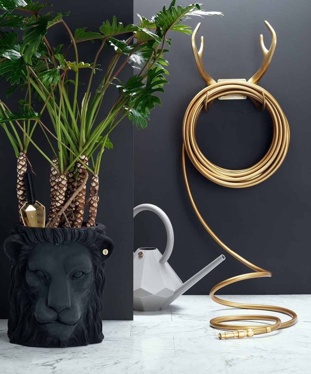 Garden Glory : les accessoires de jardin&hellip; version design 🌿

Tuyaux, arrosoirs, d&eacute;tails color&eacute;s, ici, tout est pens&eacute; pour sublimer vos ext&eacute;rieurs ✨

Pour le printemps :
-20% sur toute la collection
&rarr; webshop &a