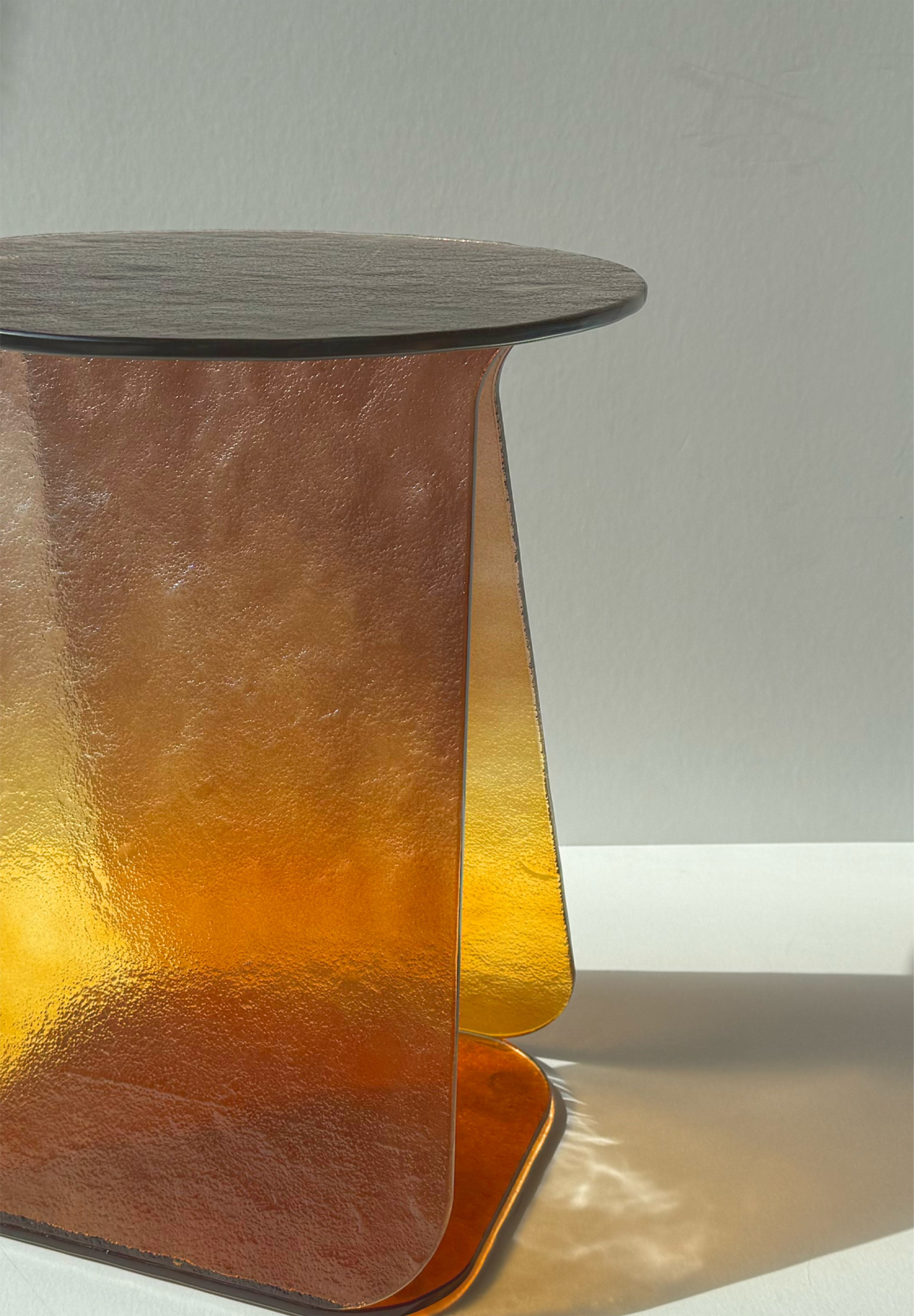 YOUMY AMBRE PRUNE PROCHE.jpg