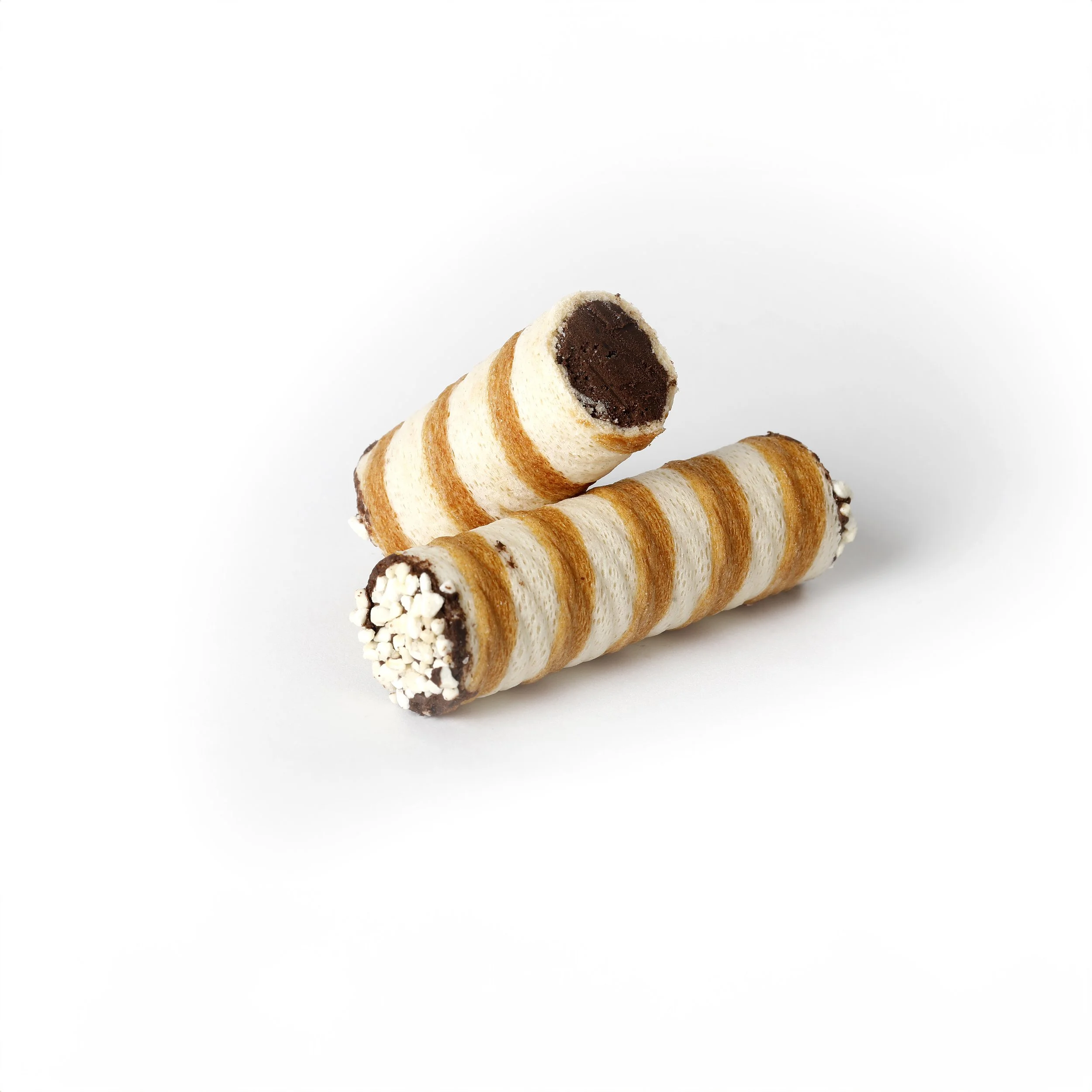 Wafer roll filled with cocoa cream 28g