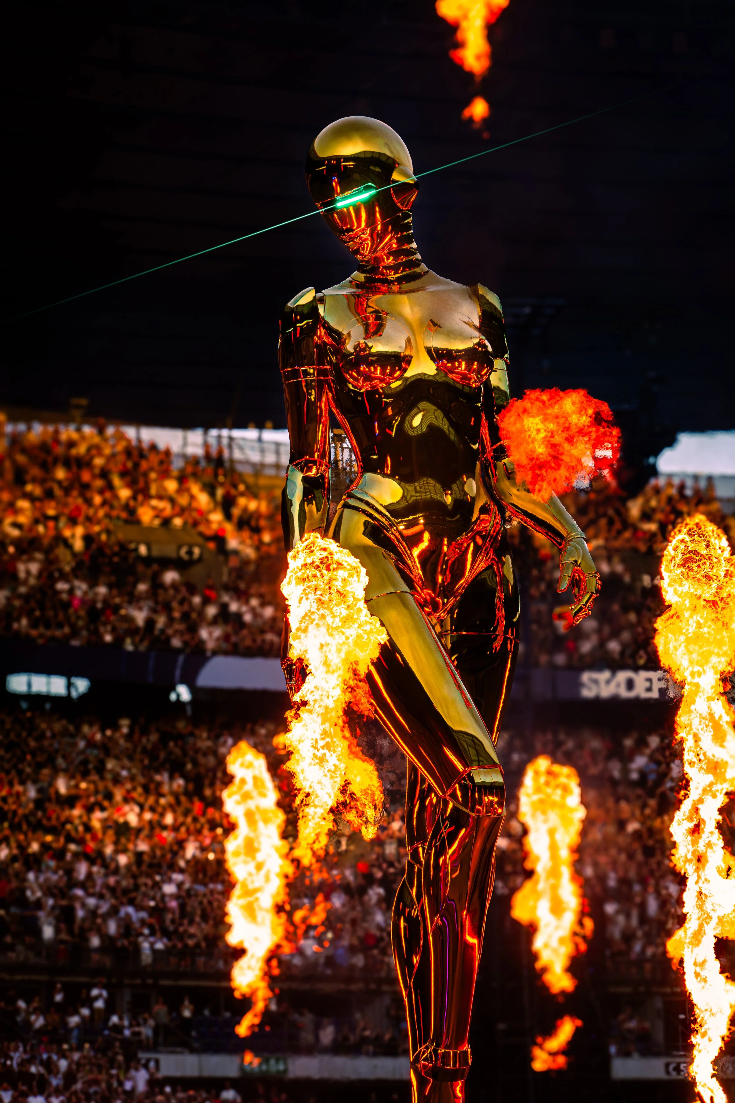 PHOTOS_THE_WEEKND-16.jpg