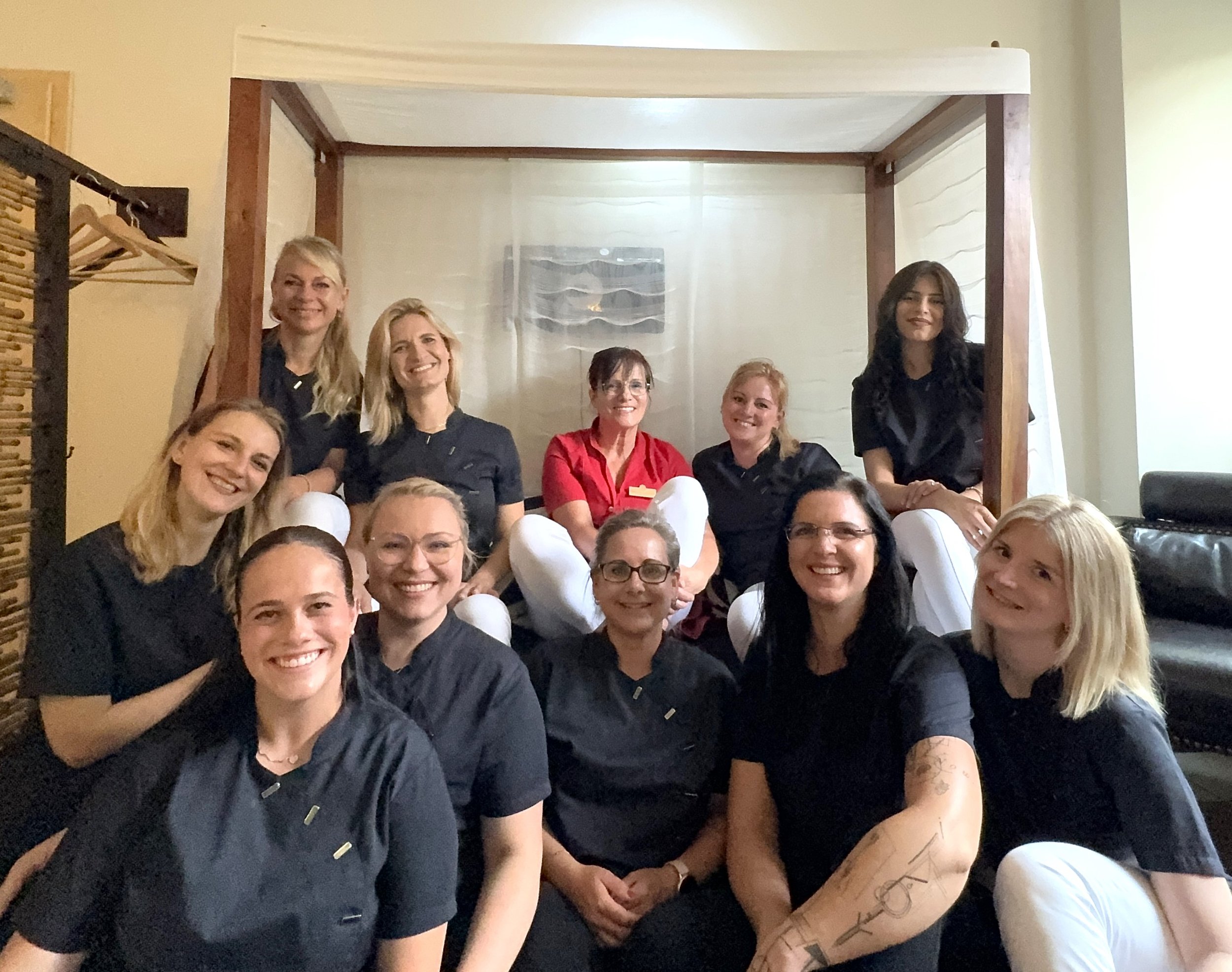 Teambild Wartebereich.JPG