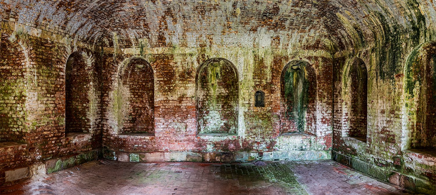 Evelyn Gardens Bathhouse.jpg