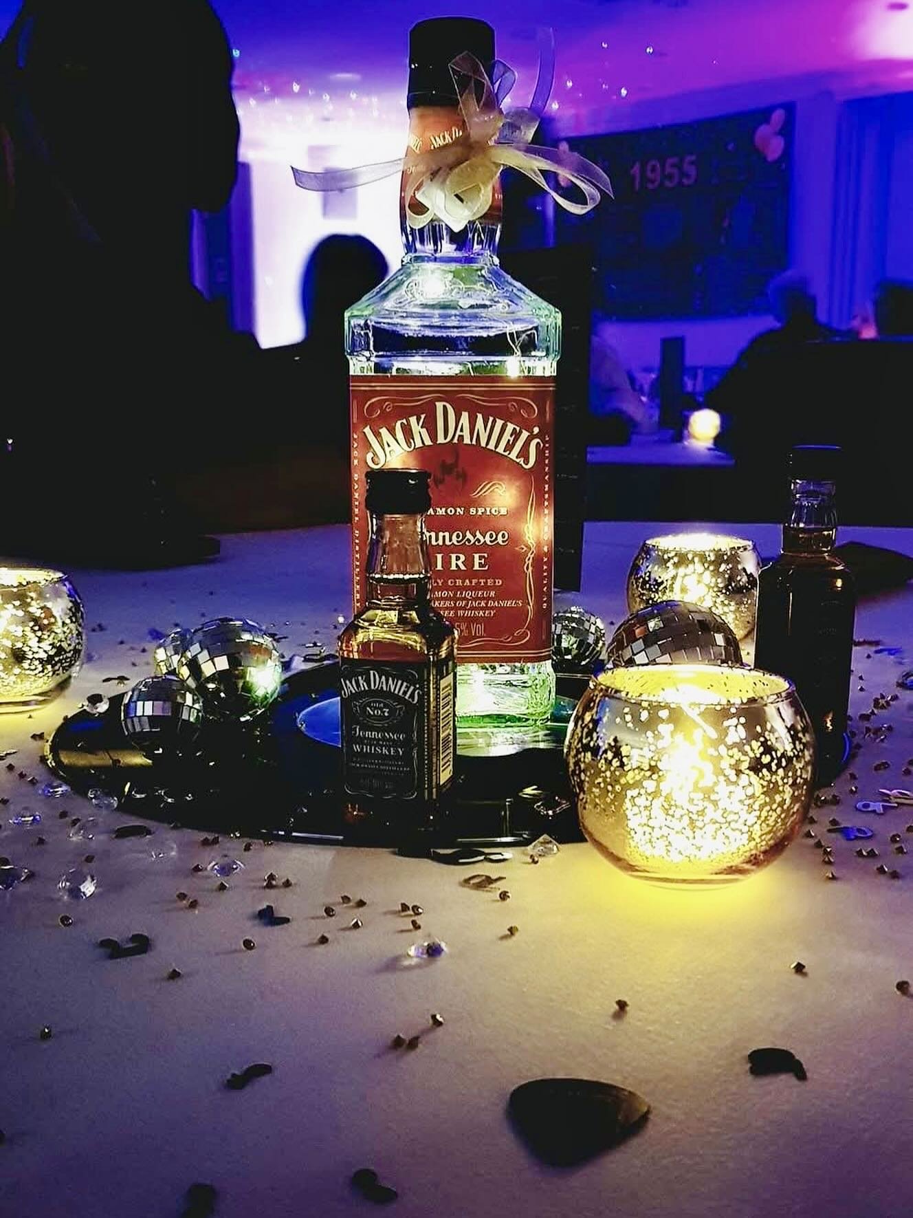 Probably the most Rock &lsquo;n&rsquo; Roll table settings. Ever.

🎸🎤🎸🥁🎸

#BoughtAndSold #LiveMusic #PartyBand