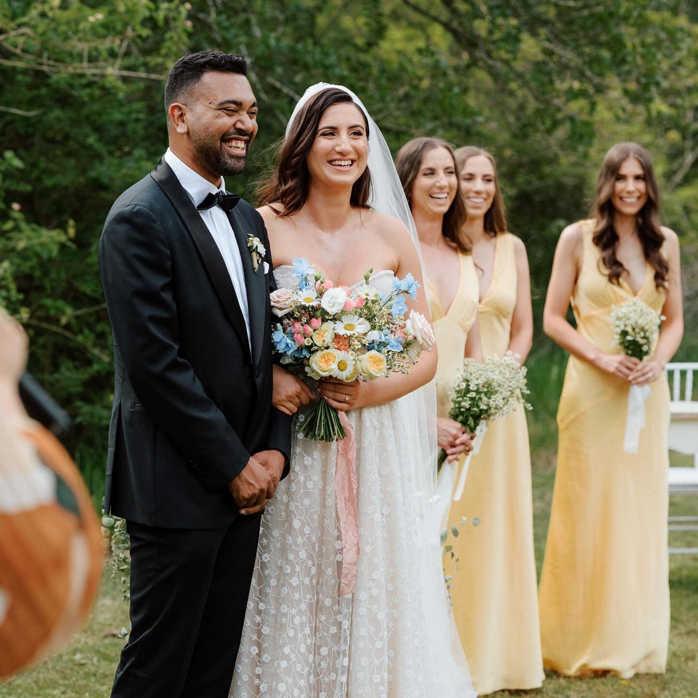 🔥Let&rsquo;s bust some myths! 

You don&rsquo;t have to stand awkwardly facing each other throughout your ceremony! And you don&rsquo;t have to have me (your celebrant) between the two of you the whole time! 

I highly recommend and encourage my cli