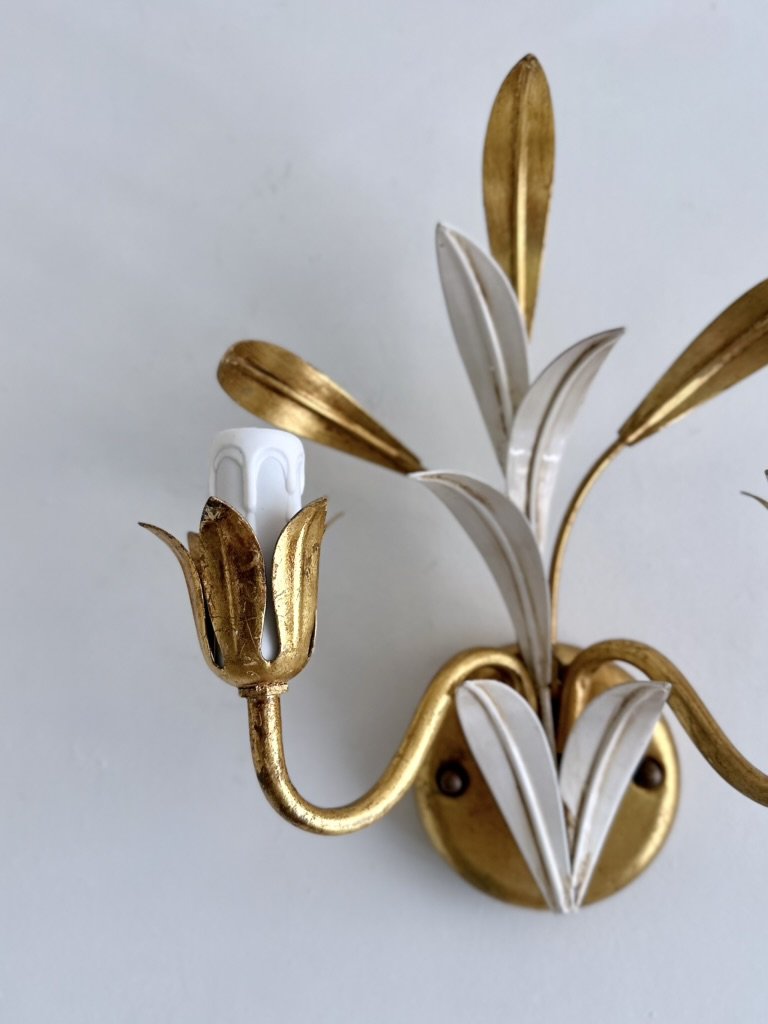 Vintage Italian wall sconce, gilt metal with white enamel tole painted leaves, botanical wall light sconce