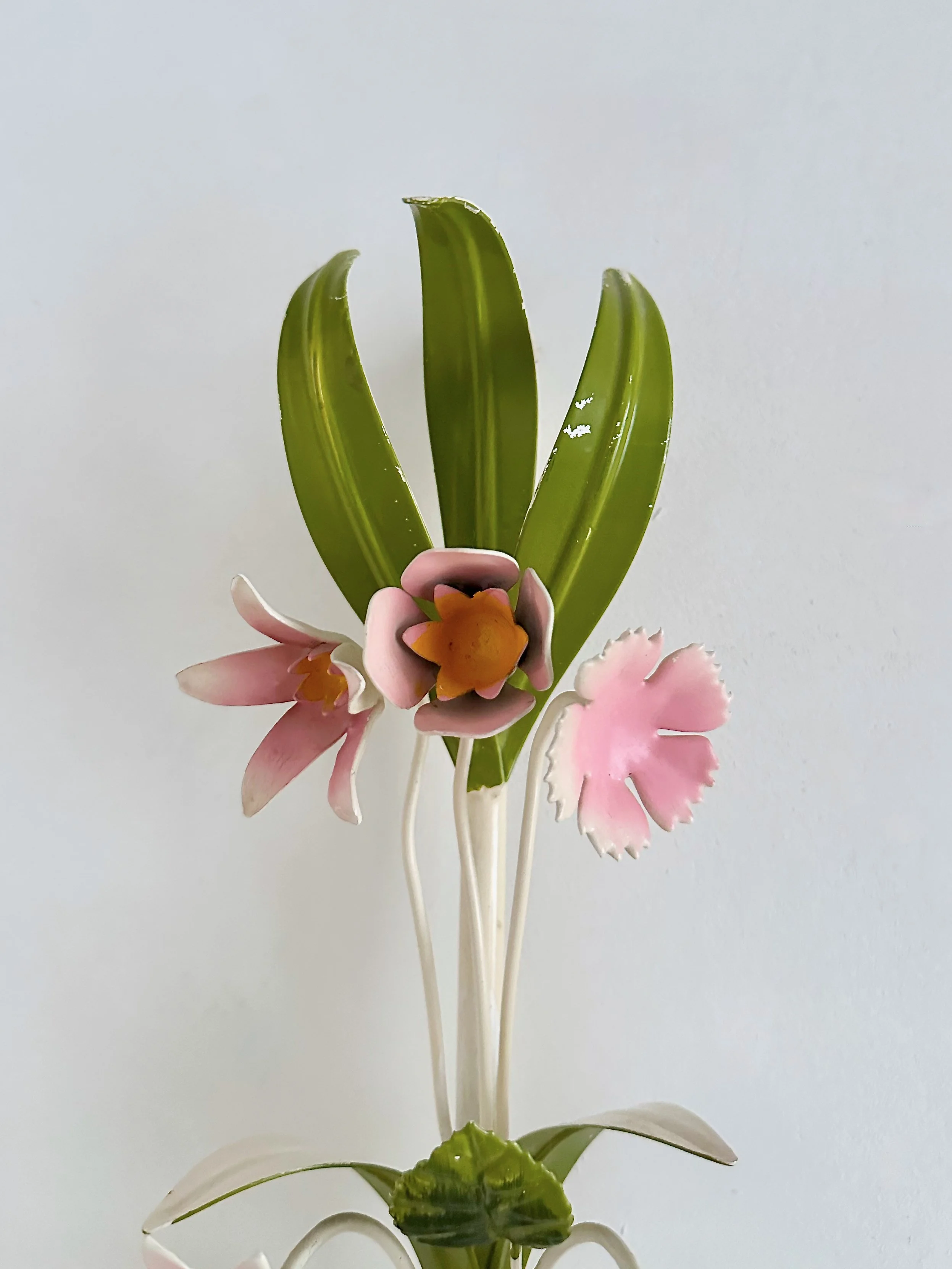 2 Sconce Tole Pink Asters Green leaves Orange Flowers (16).jpeg