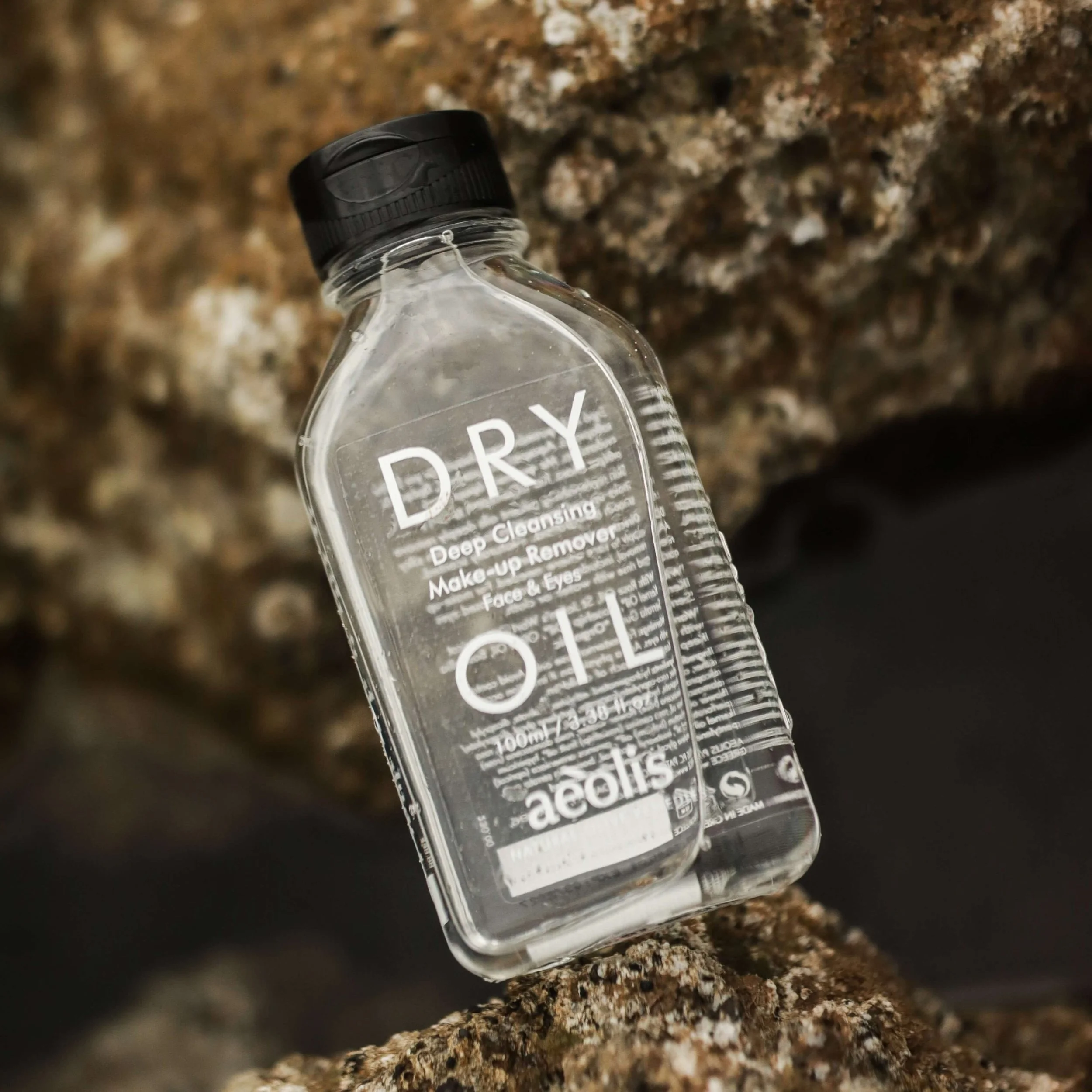 AEOLIS-DRY-OIL-CLEANSING-MAKEUP-REMOVER-02.jpg