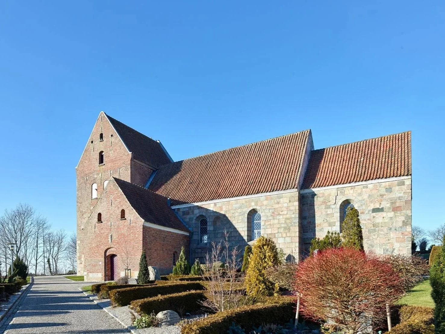Mørke Kirke