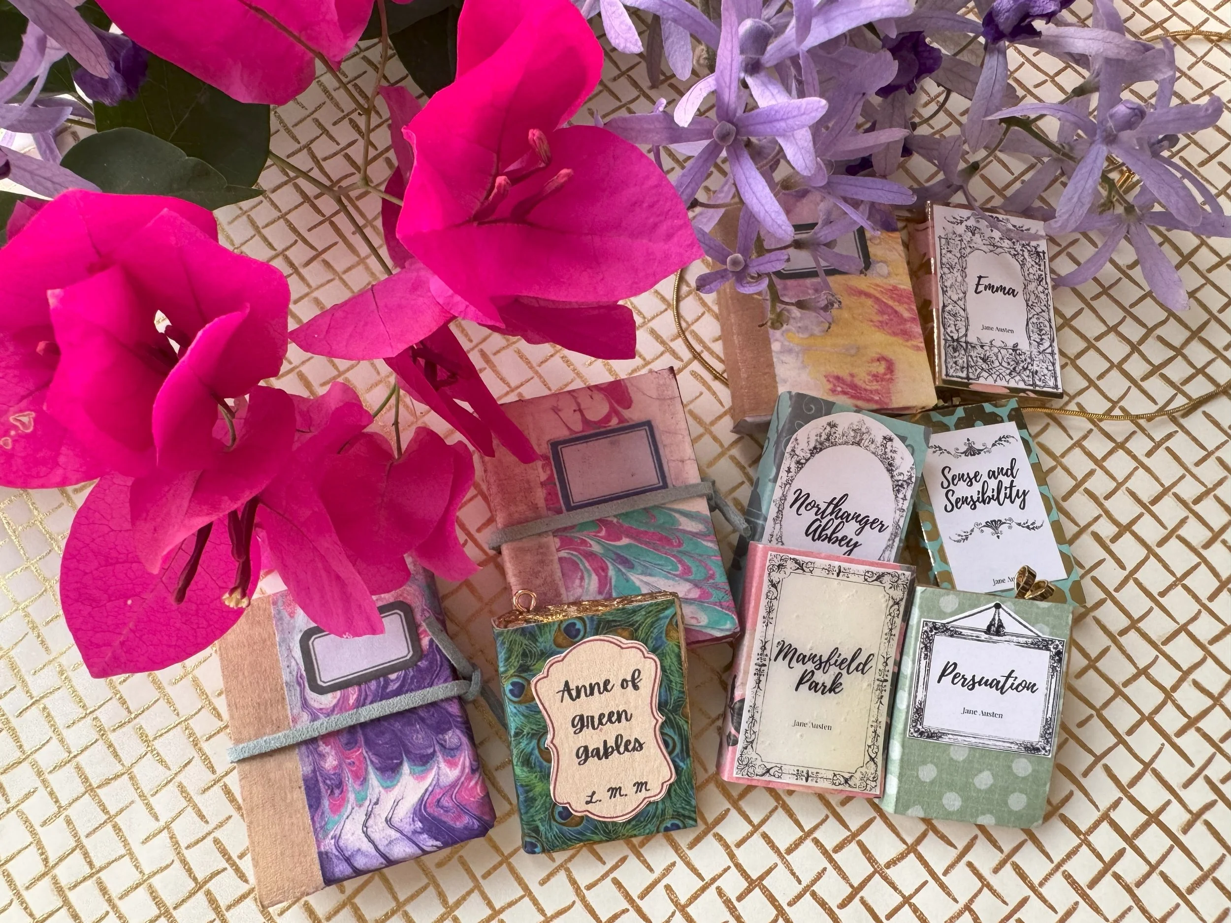 Make Your Own Miniature Books: Tiny Project, Big Joy!