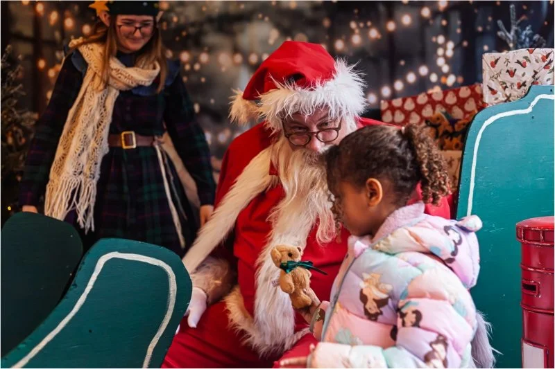 Child meeting Father Christmas