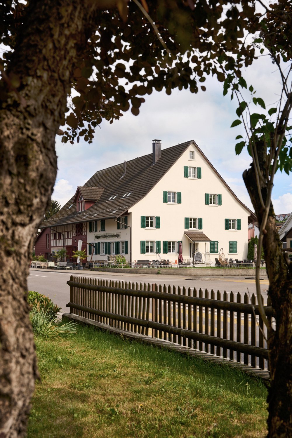 Bilgeri_Moebel-Haus-front_2_v2 - 16bit.jpg
