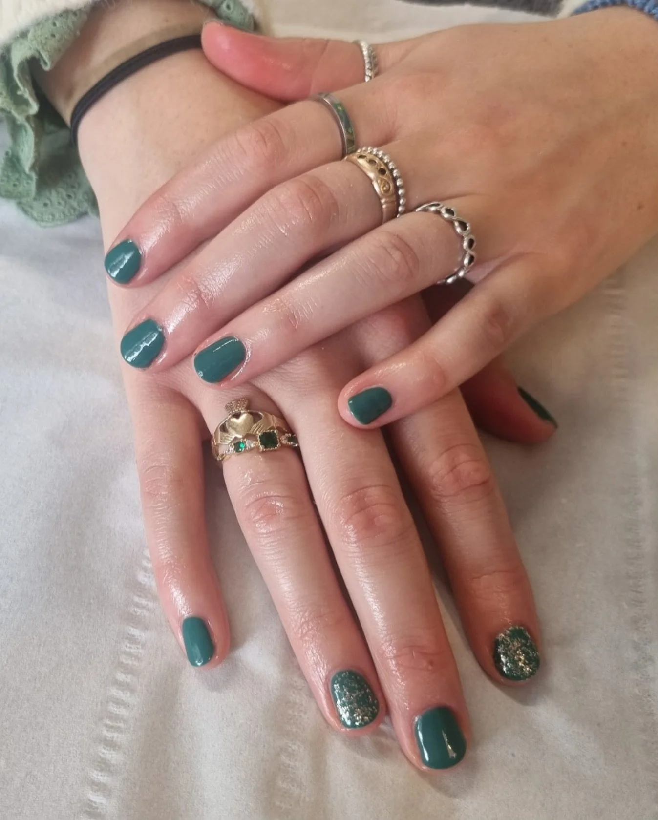 Back in the salon, doing what we love 🤍

Looking forward to another year of beautiful treatments and welcoming you in.

Book your next appointment via the link in bio.