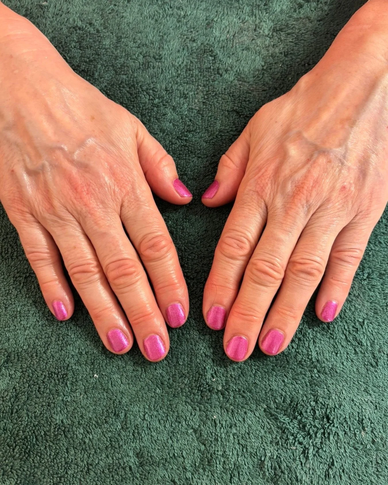 Pink with a little shimmer 🩷✨

Gel manicure by @jessclemo05 

Book your next nail appointment at 
accentonbeauty.co.uk
