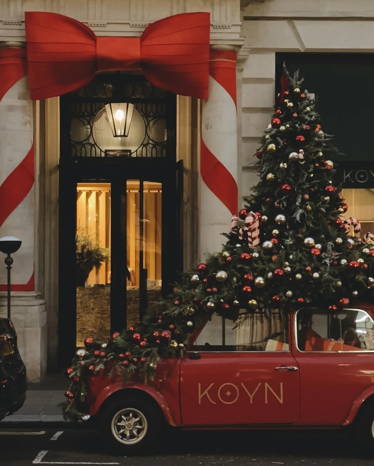 Hands down, one of the most stunning spots in London right now! 😍✨

📍KOYN London - where the food is amazing, and the decor is next-level dreamy. Trust me, you&rsquo;ll want to snap a pic (or ten) here! 📸💕

#LondonChristmas #ChristmasinLondon #Lo