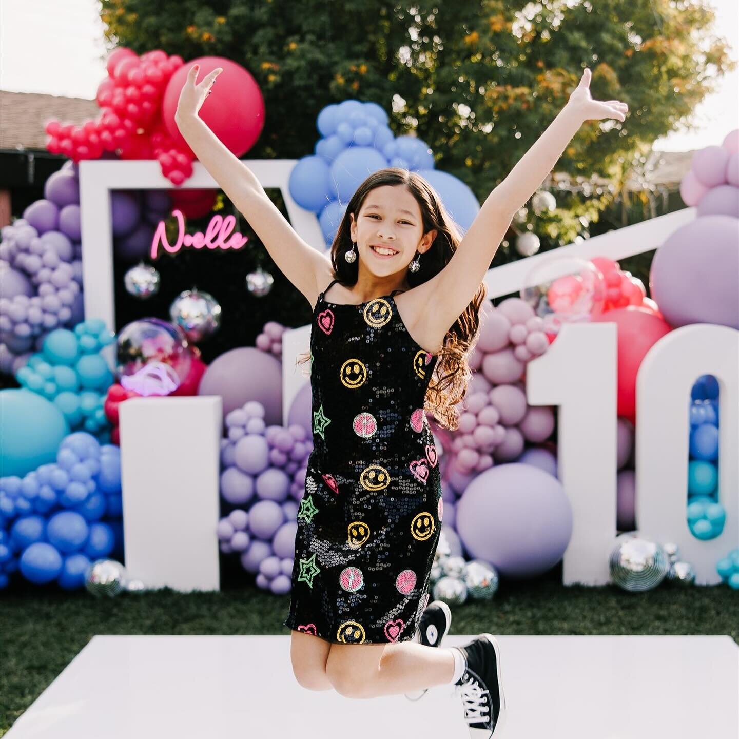 The most beautiful 10th birthday for Noelle! The neon glow in the dark theme was SO FUN and so exciting to photograph. I love partying with you @housejerkens. 📸

AND I get to work with this star studded lineup of vendors 🤩⬇️

Backdrop Design and Ba