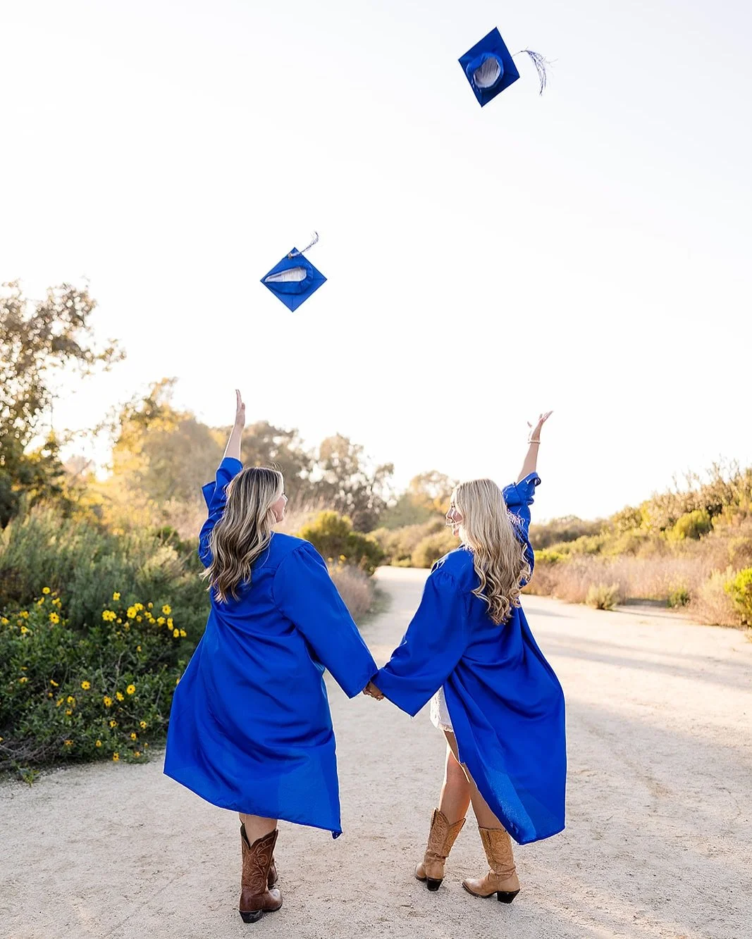 When your girl has been your girl since day one, you have to finish it strong with a photo shoot together.💕👯&zwj;♀️ Swipe to see the cutest babies.😭😭😭
