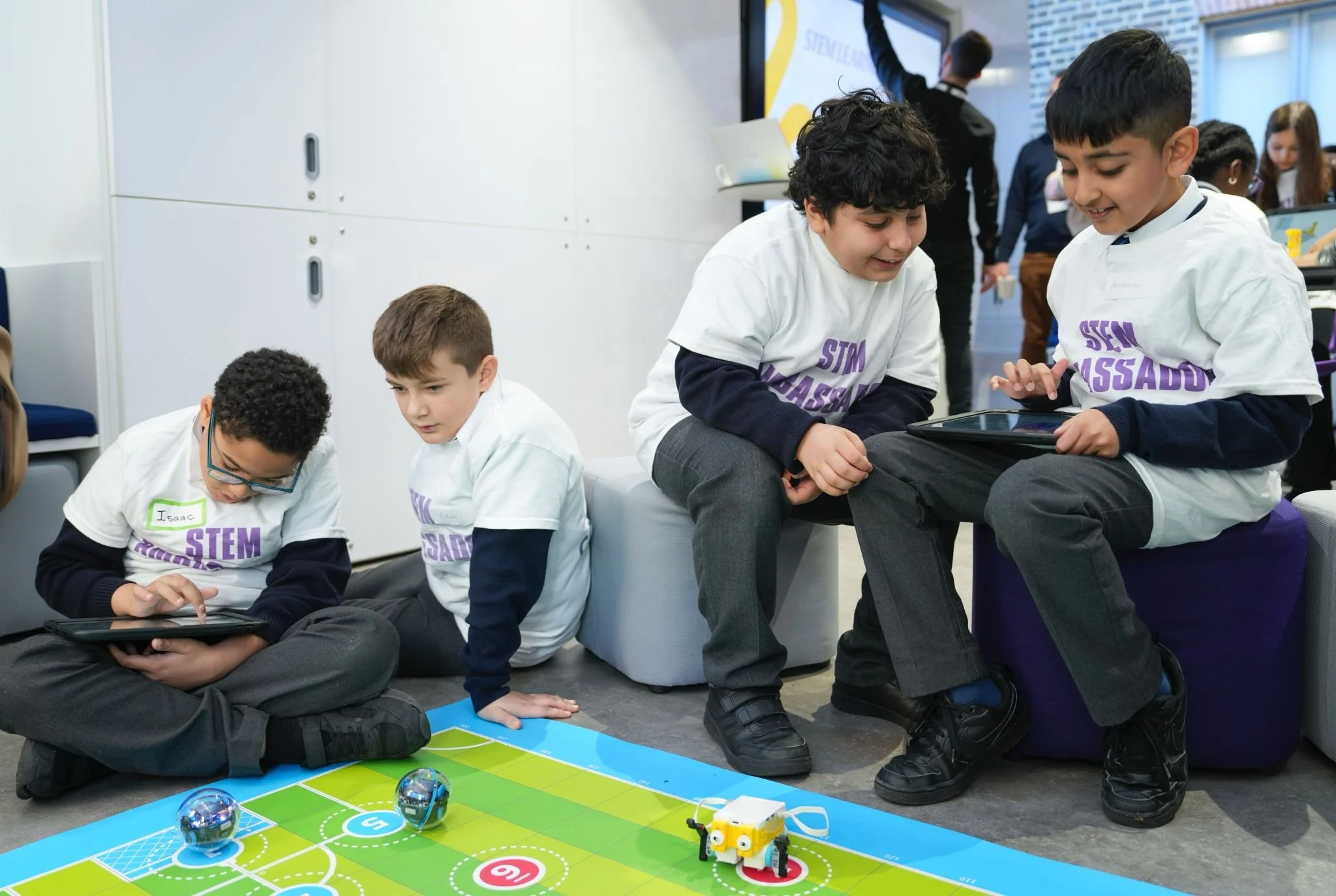 Tottenham Hotspur Foundation kicks off UK STEM hub supporting local students off the pitch