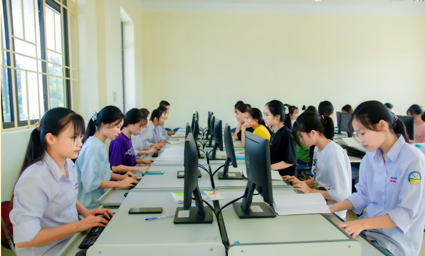 Handling Peak Traffic During Online Exams: Infrastructure Guide for EdTech Platforms