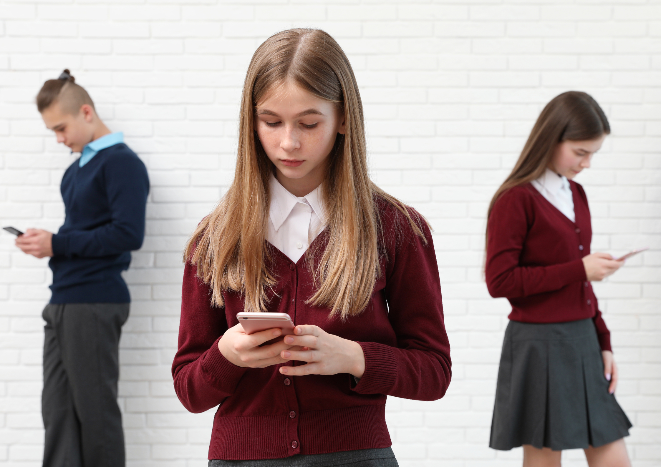 Secondary school phone misuse falls to lowest level since 2022 as stricter policies spread