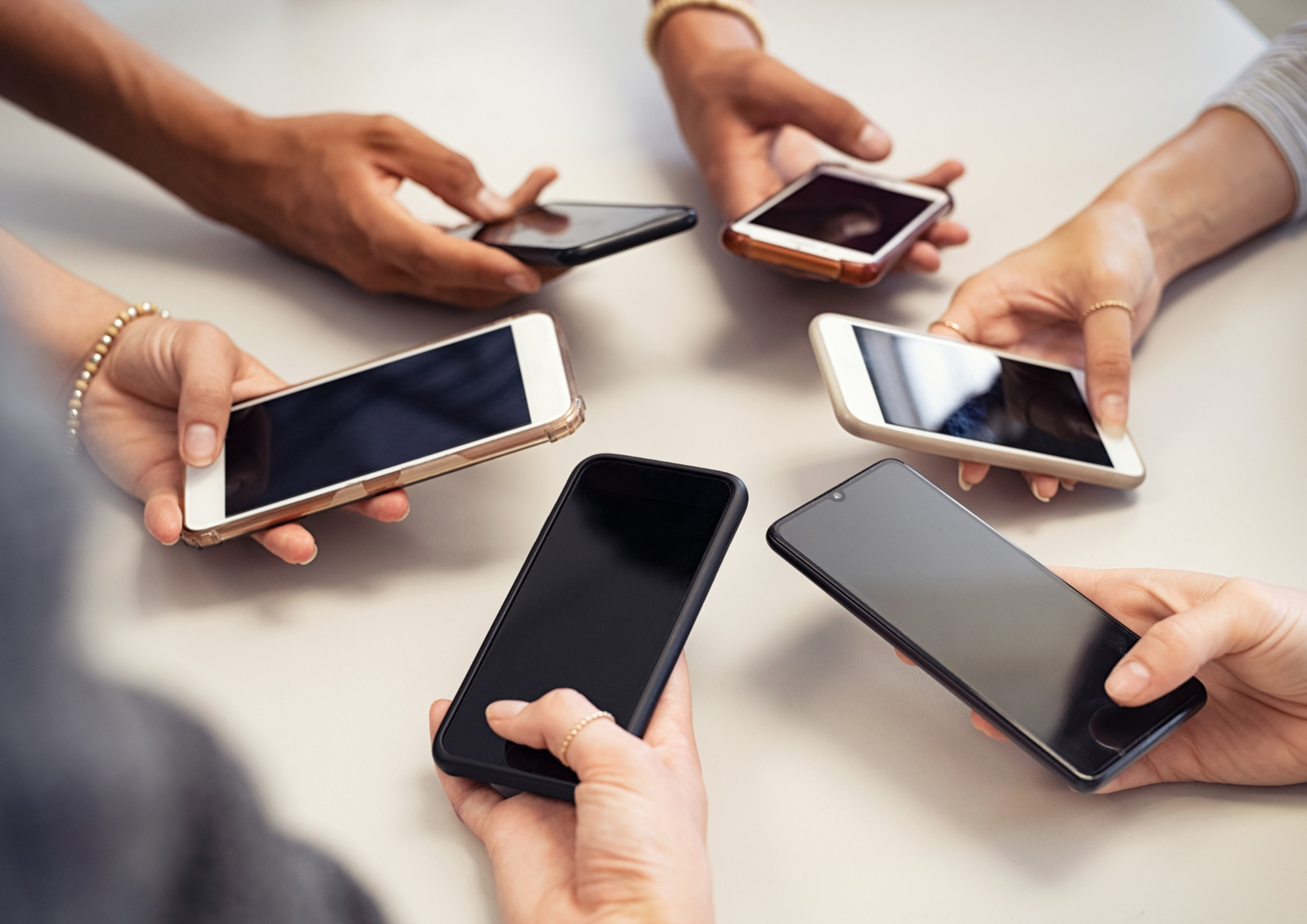 England moves to legally ban smartphones in schools as parental support reaches nine in ten