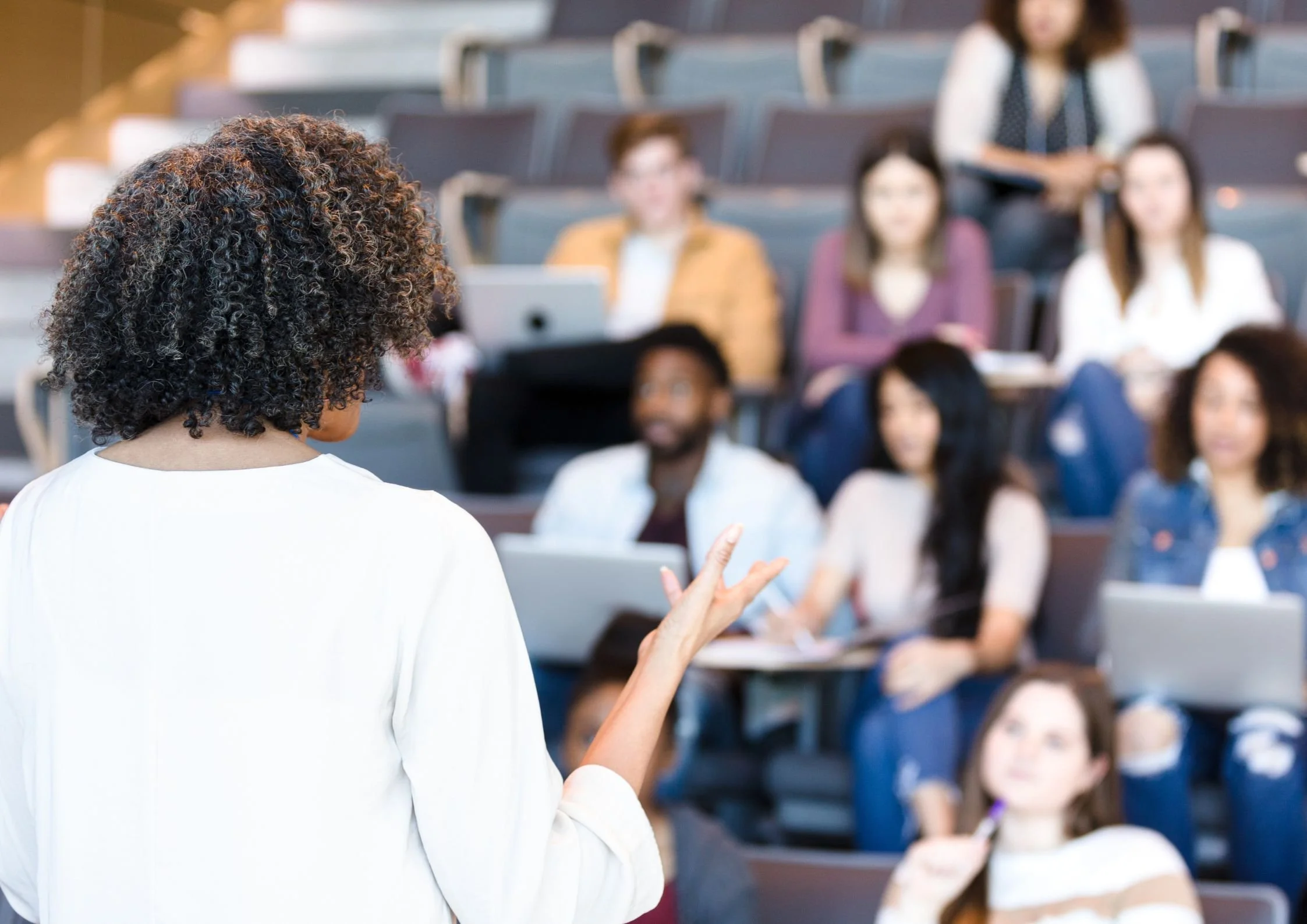 Three-quarters of higher education staff want clear, defined policies on AI, new D2L survey finds