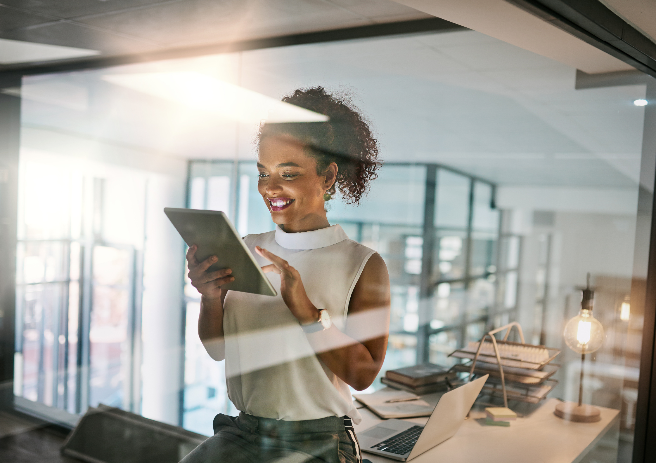 Innovate UK-funded Frontier Fellowship opens 250 AI training places for women
