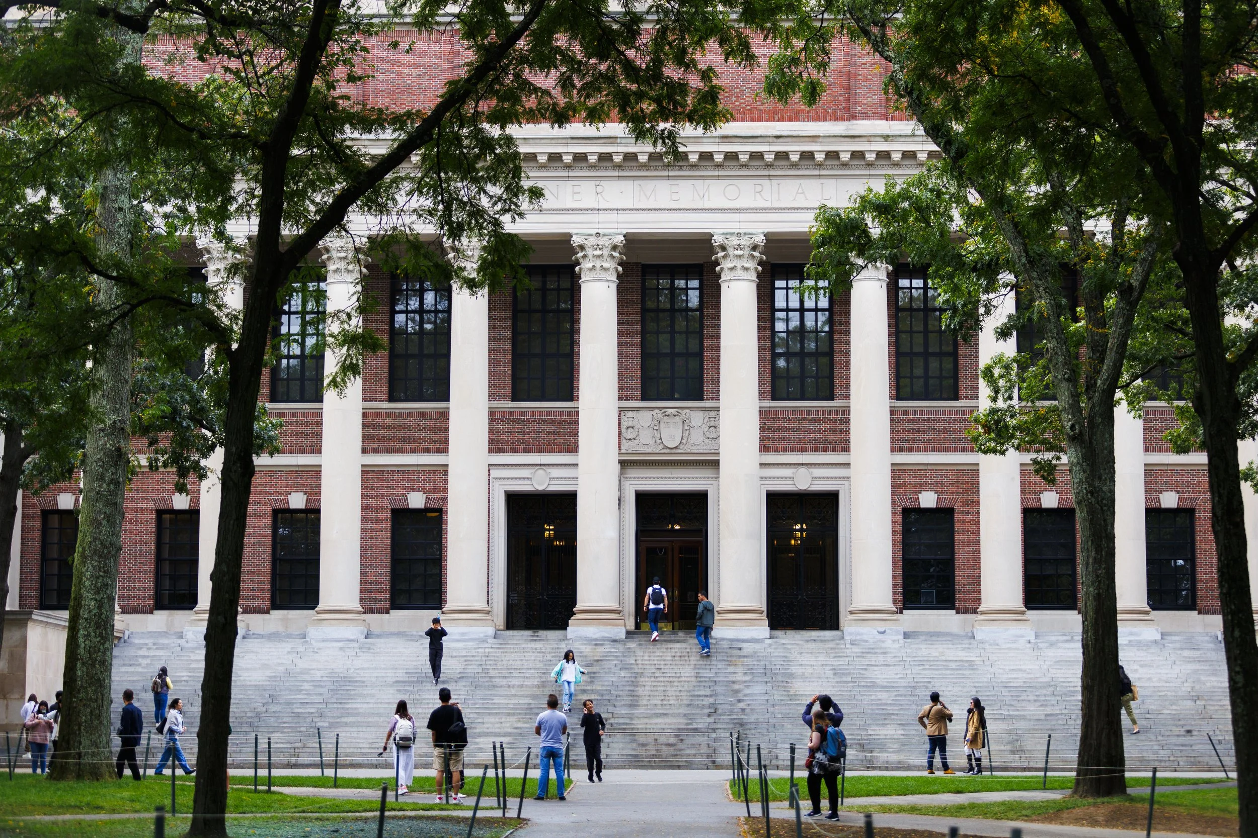 Harvard makes AI training mandatory for all freshmen in a first for its expository writing program