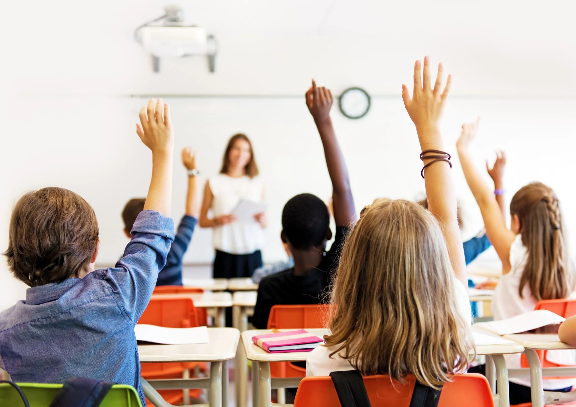 Schools in England to be given AI-generated minimum attendance targets as government aims to pre-pandemic levels