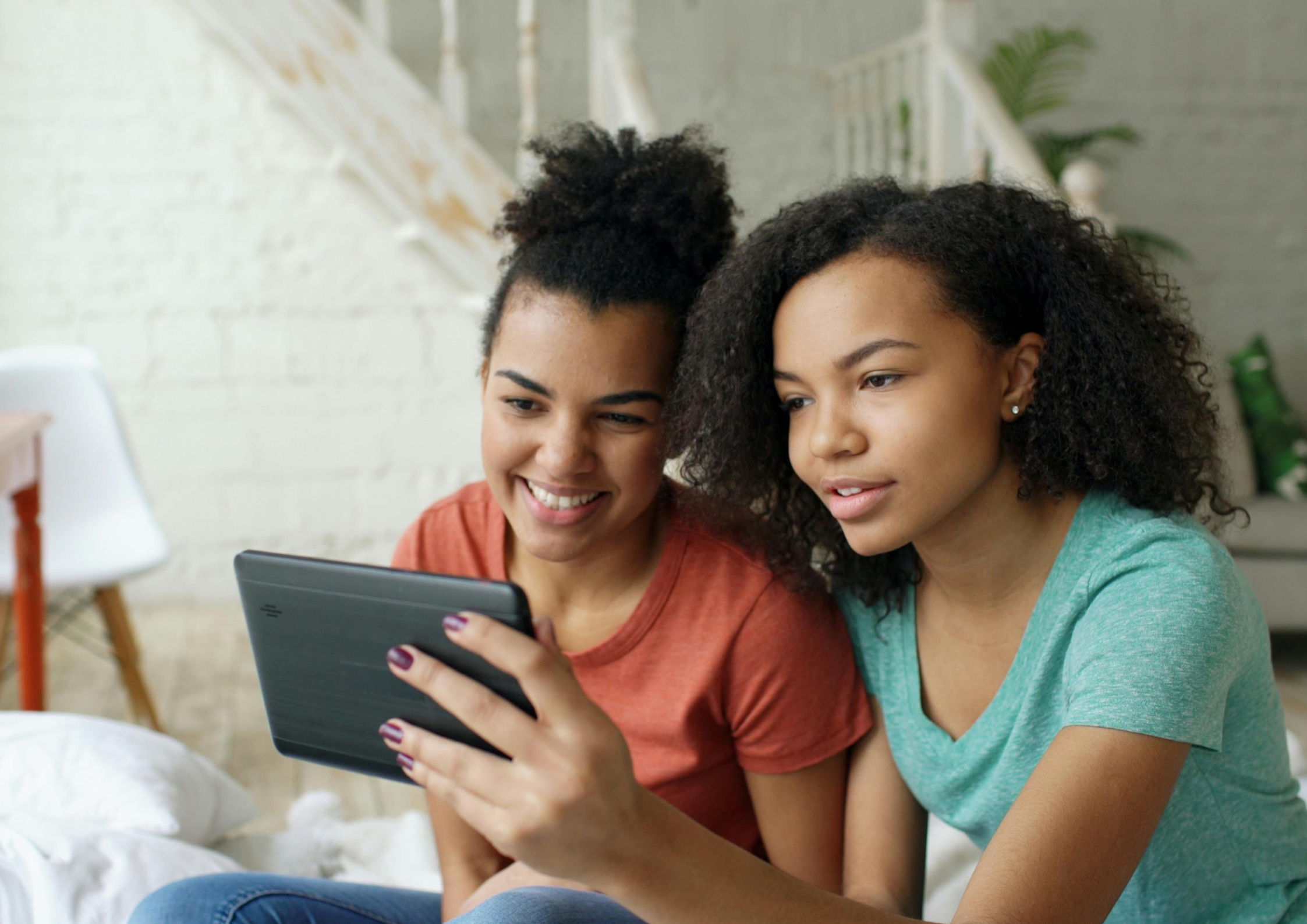 G7 agrees common online safety principles for young people