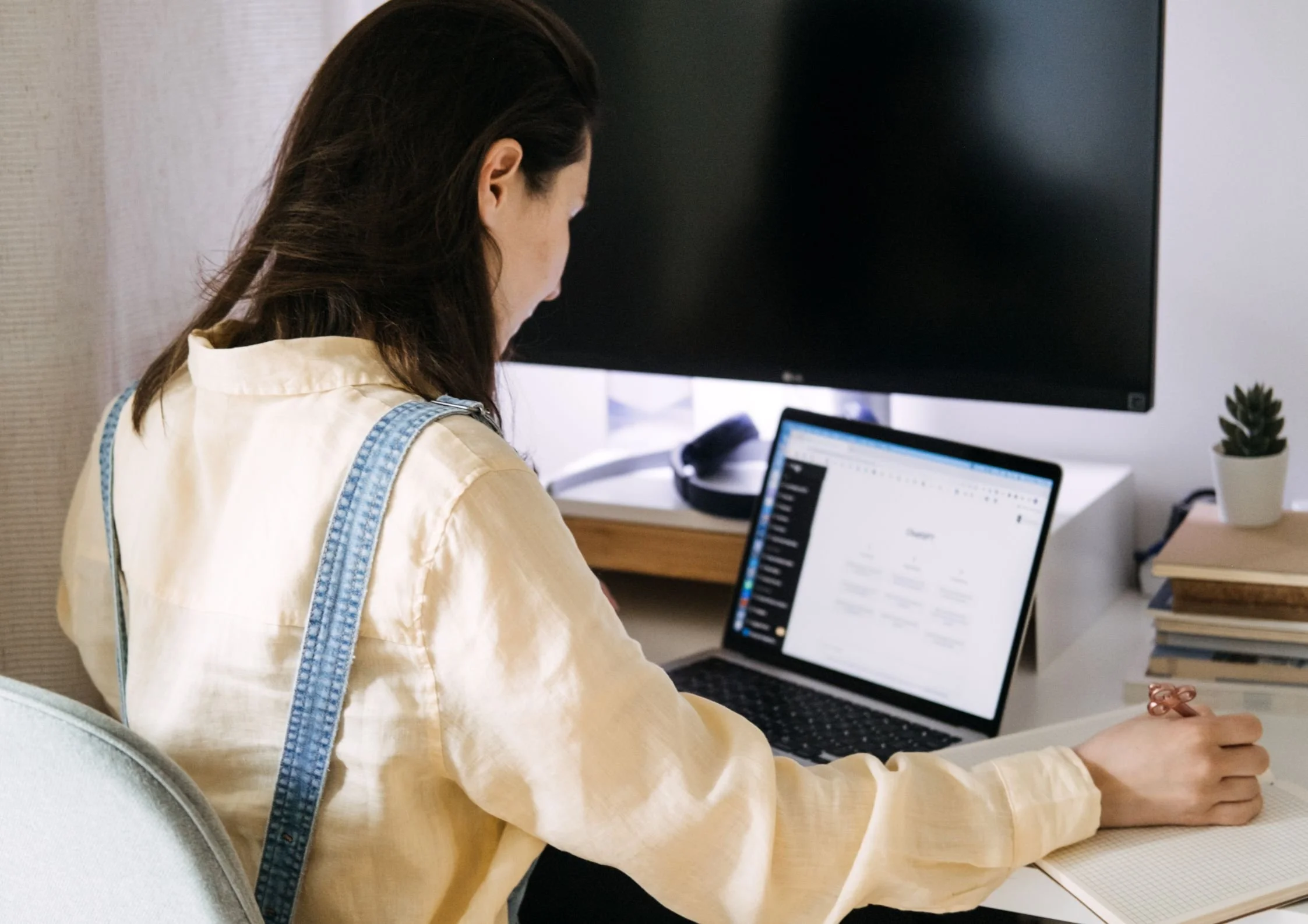 UMass Amherst study reveals AI use gives students a boost in confidence, but does not raise exam scores