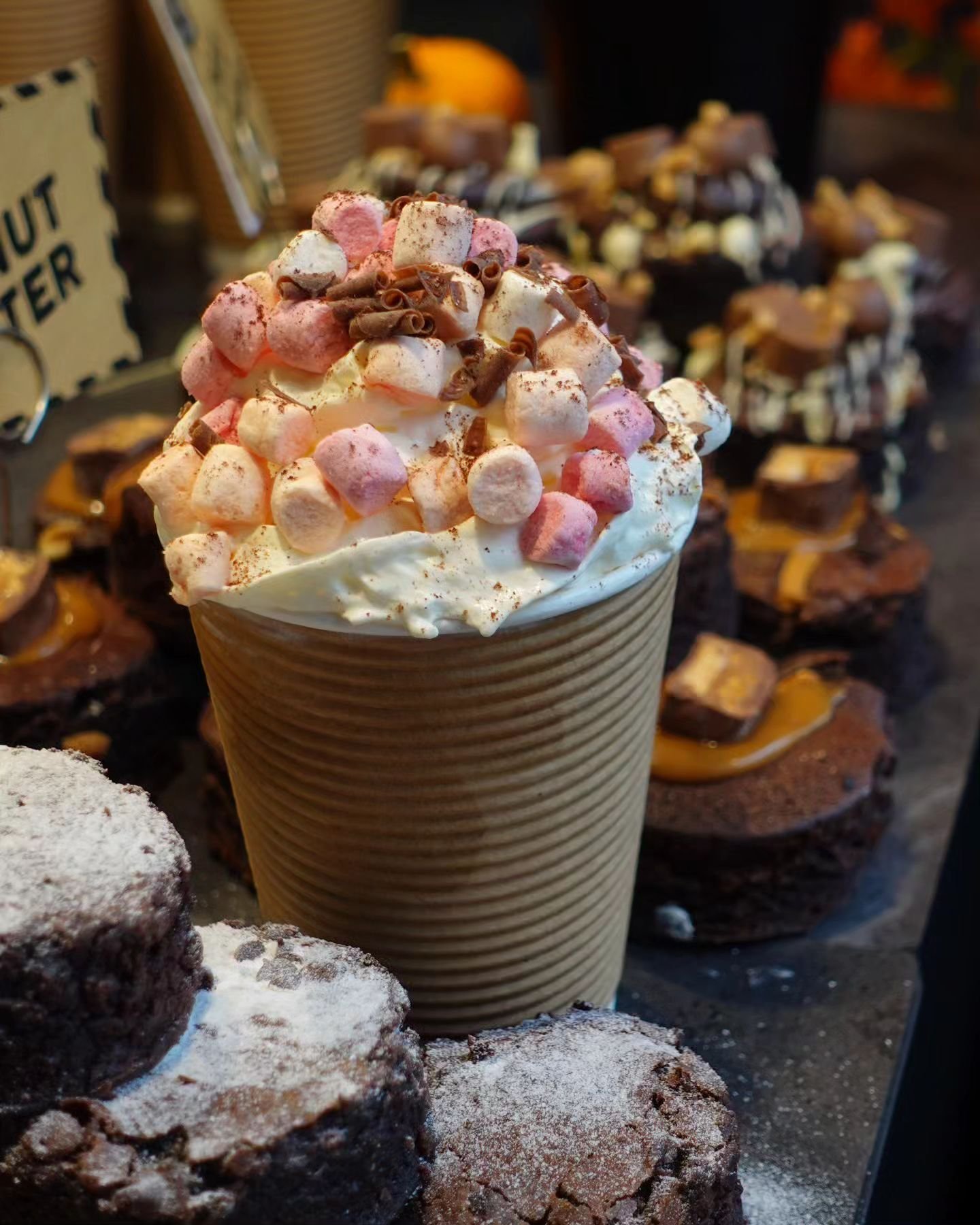 Fully loaded Hot Chocolate with marshmallows and cream, at our Kiosk in Abergavenny. Just &pound;1.95 for the rest of October.

#hotchocolate #hotchocolatetime #marshmallow #marshmallows #cream #spraycream #abergavenny