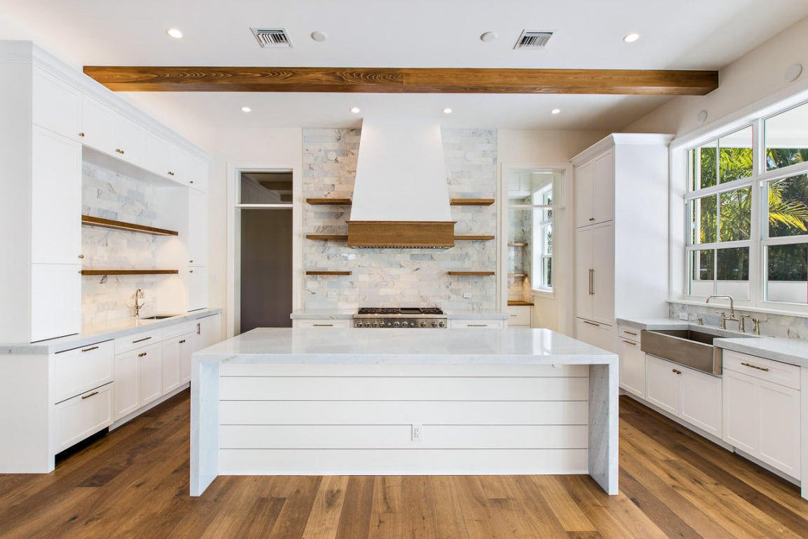 7 Kitchen.jpg