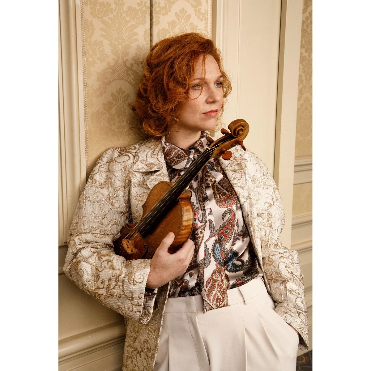 ✨ Mentor introduction✨

We are excited to introduce one of our inspiring mentors for the upcoming LEAD! Lab for Orchestra leaders, violinist Sophie Heinrich!

Sophie Heinrich began playing the violin at the age of four and has been performing on stag