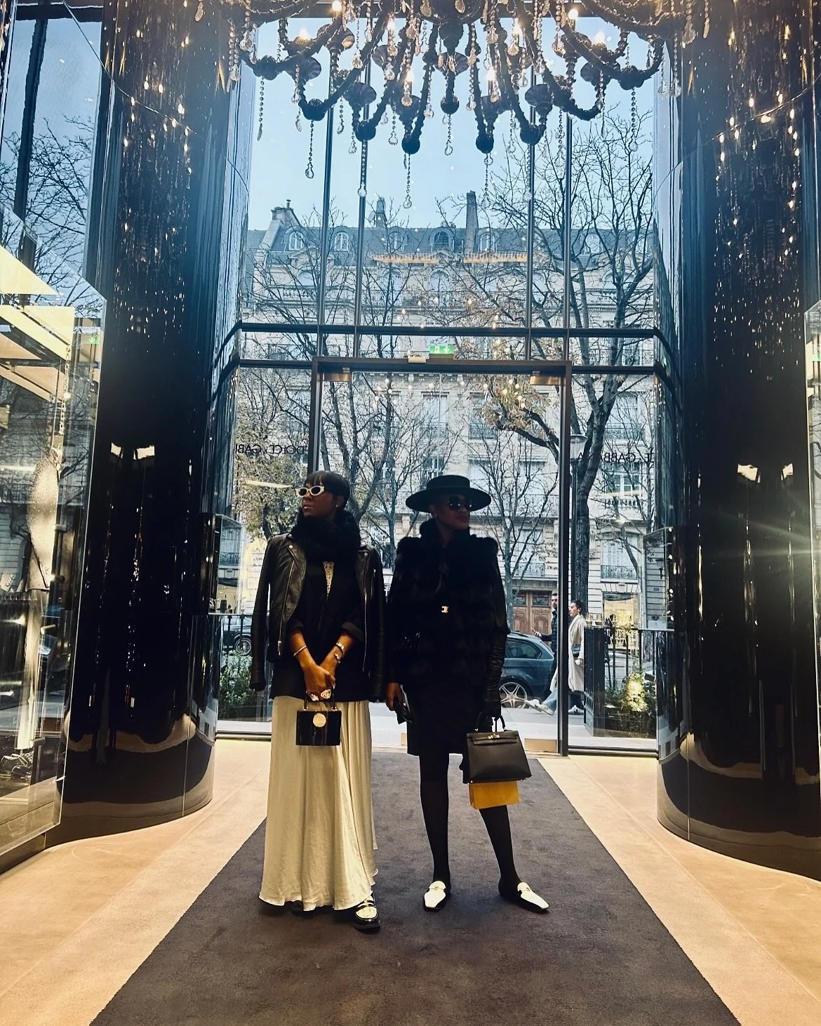 We walked in Dolce &amp; Gabbana and this happened&hellip;#onsight ✨✨✨
&bull;
&bull;
&bull;
&bull;
&bull;
&bull;
&bull;
&bull;
&bull;
&bull;
&bull;
As a Personal Stylist and Shopper for my clients, I enjoy going places they know, like, and love&helli