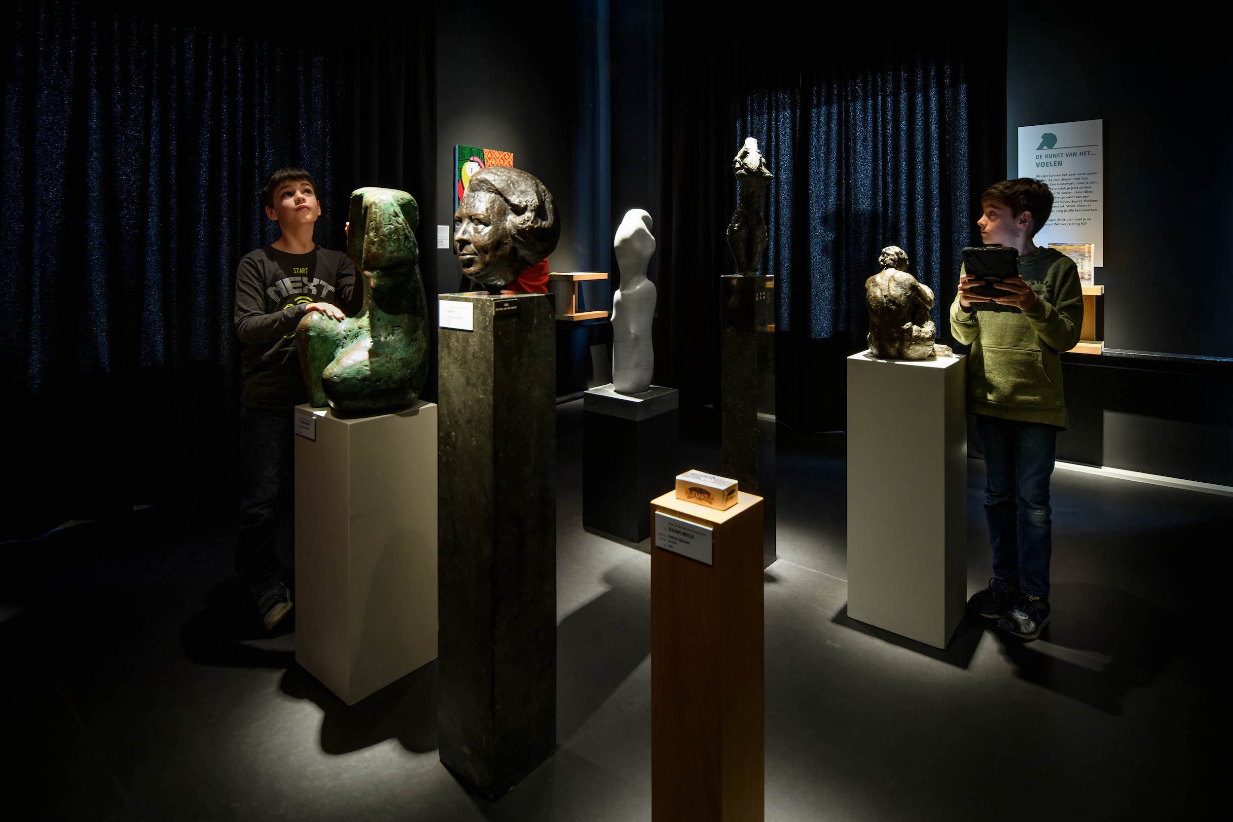 Raadhuis Schijndel_32-touching-art-sculptures-interactive-art-tour-interior-spatial-exhibition-design-designwolf.jpg