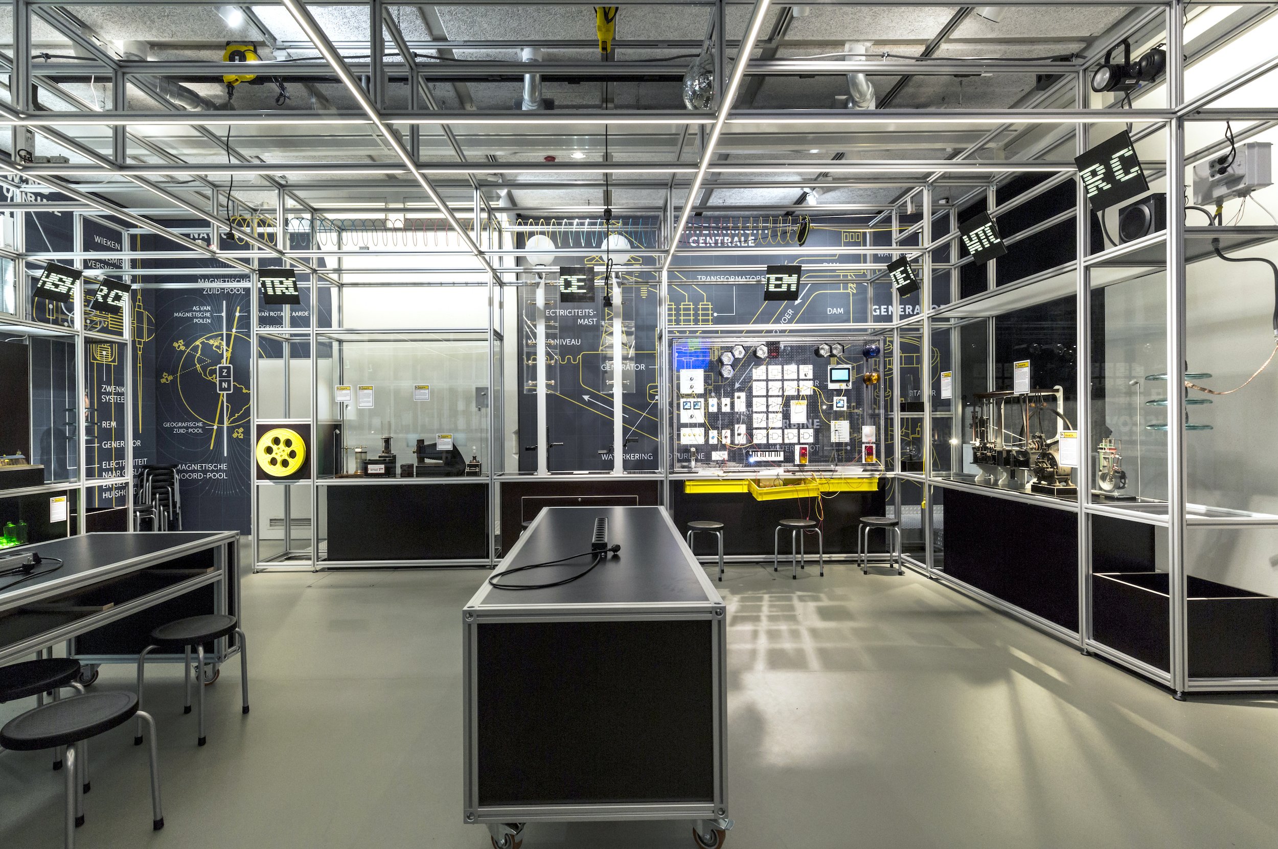 2021-Museon-Discoverlab (21 van 22)-science-technology-exhibition-design-designwolf.jpg