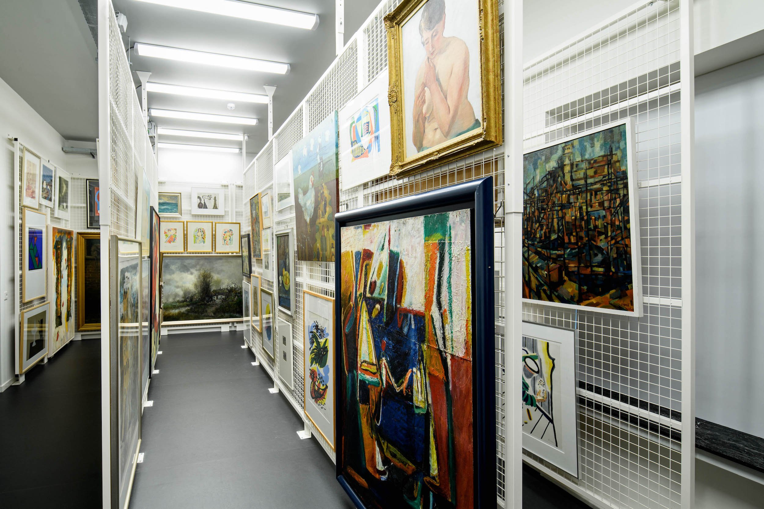 Raadhuis Schijndel_41-choose-from-art-depot-paintings-interactive-interior-spatial-exhibition-design-designwolf.jpg
