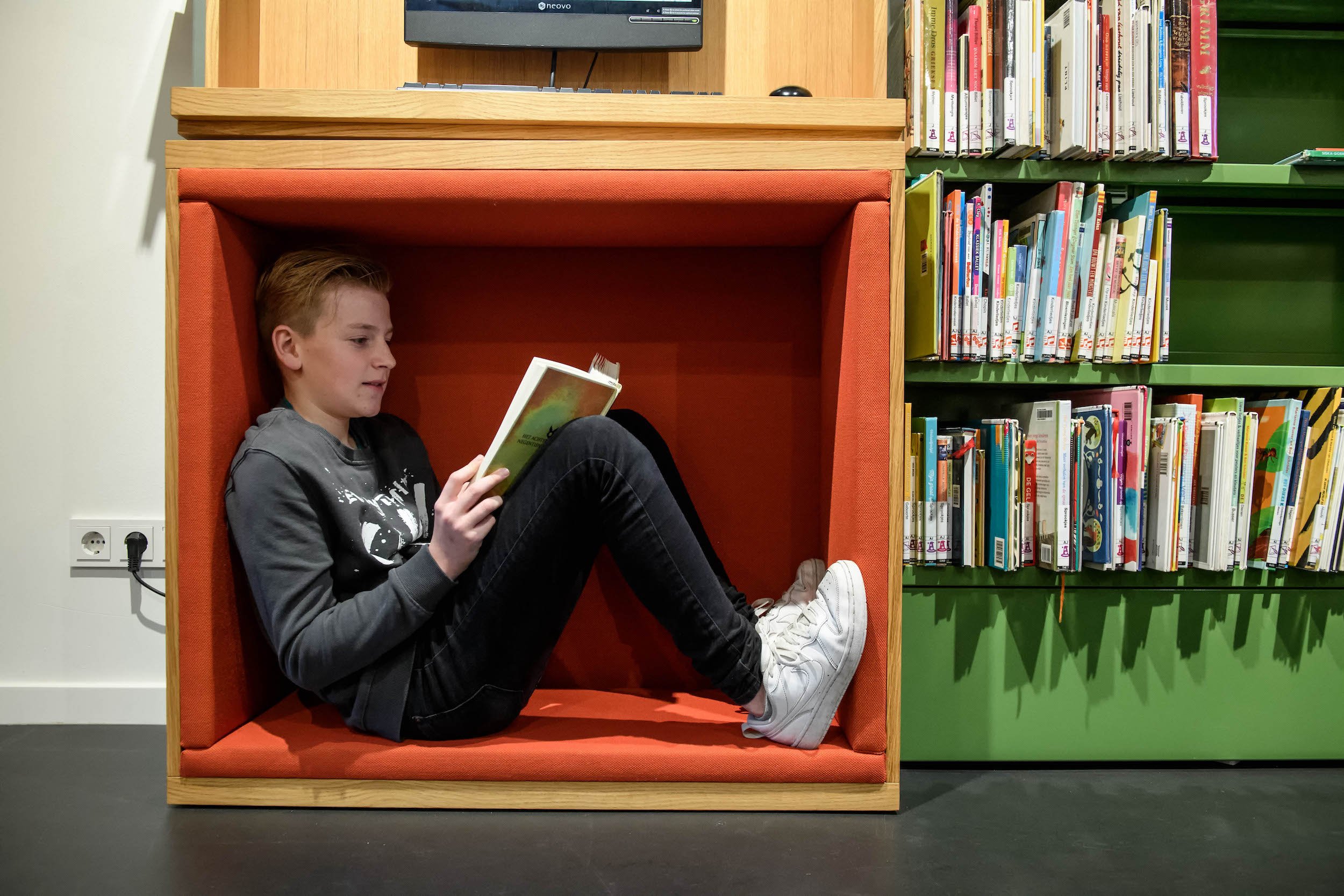 Raadhuis Schijndel_21-library-seating-hiding-away-reading-kid-interior-spatial-exhibition-design-designwolf.jpg