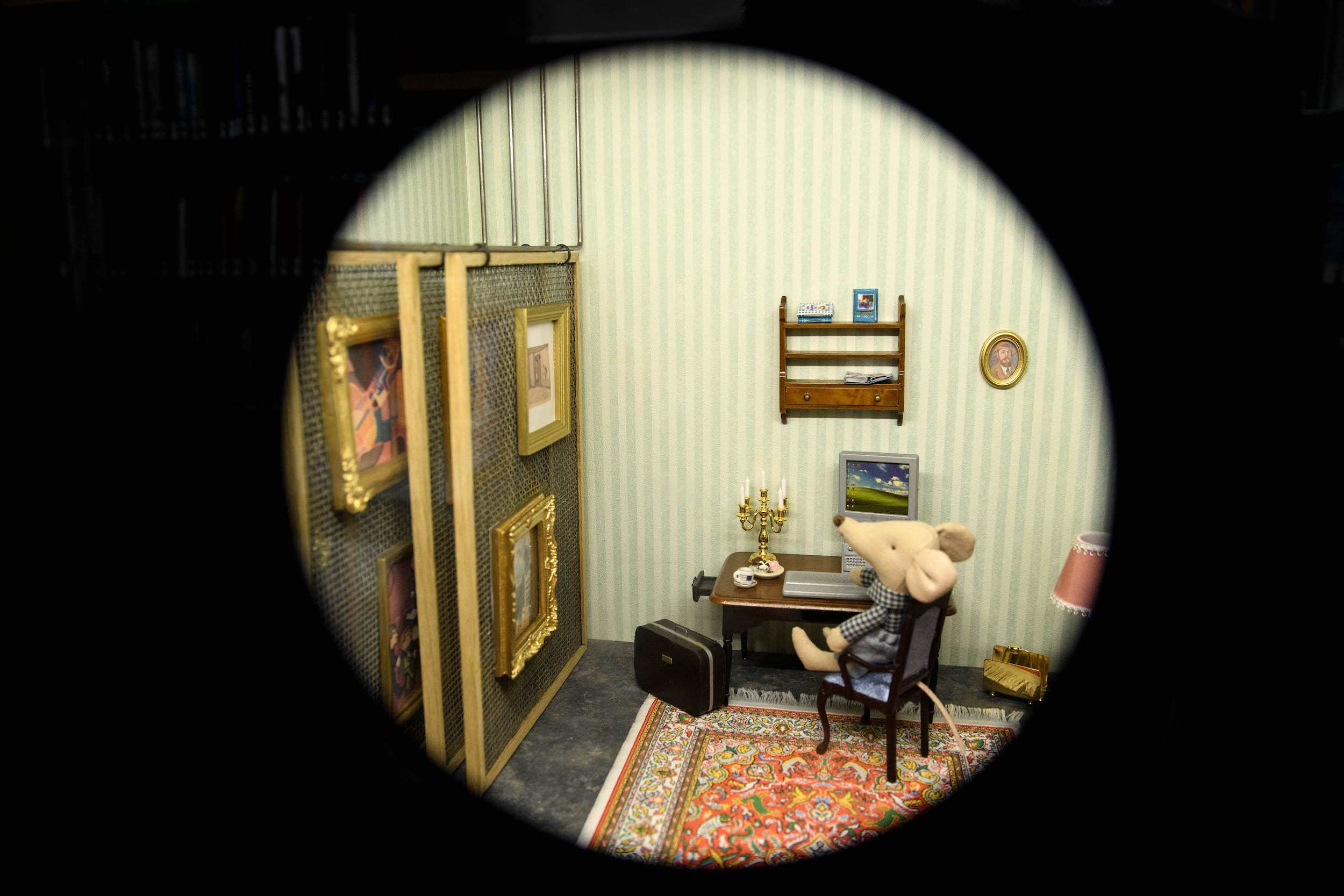 Raadhuis Schijndel_57-mouse-miniature-art-depot-curator-peephole-diorama-interactive-art-tour-interior-spatial-exhibition-design-designwolf.jpg