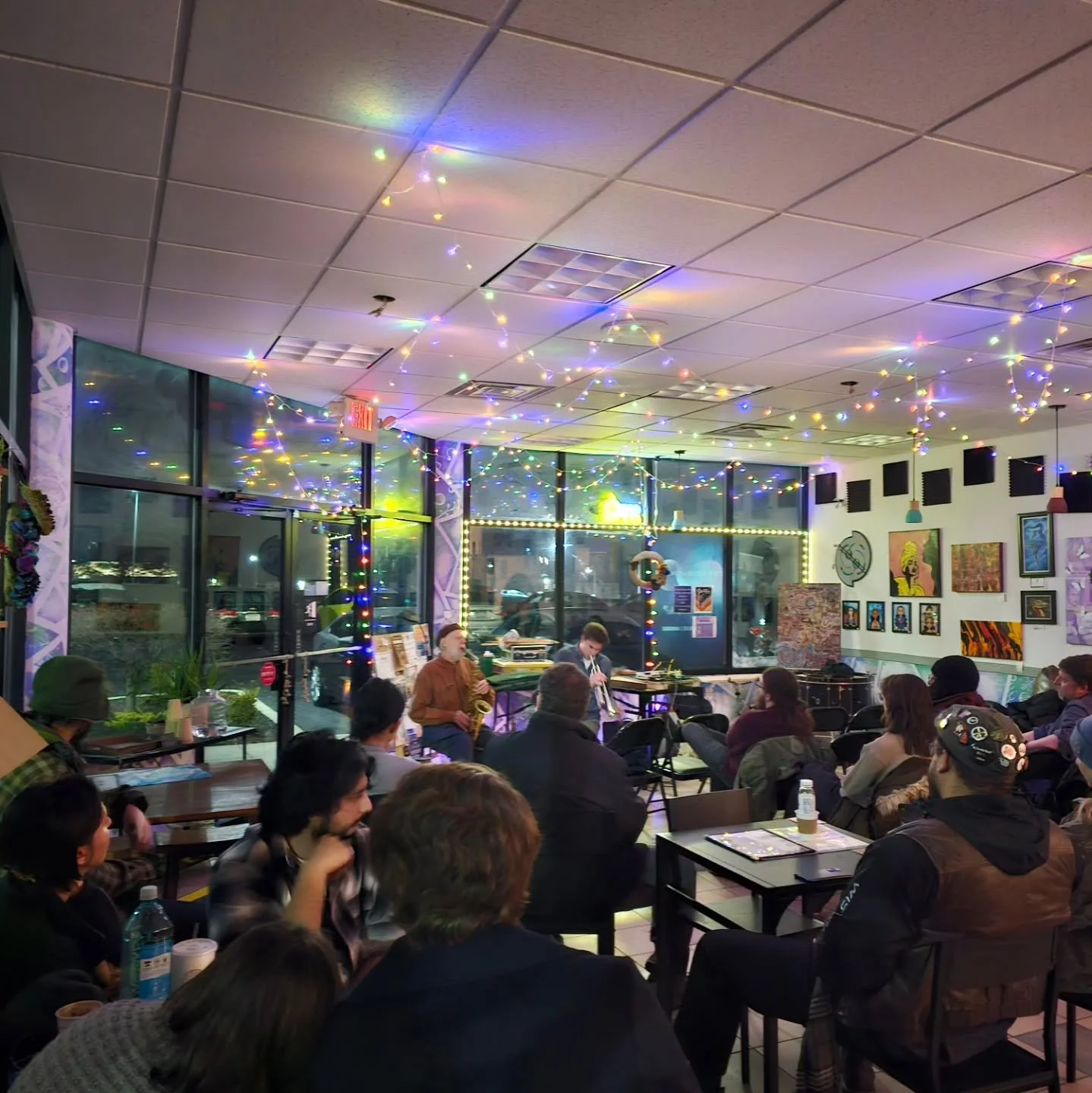 full house 🏠💚☕️

amazing artists &amp; musicians filled the space almost everyday this week 🎨🎵

thank you to Jitters &amp; Conundrum for hosting another exciting drag trivia &amp; to Phoenix and Depressia for some incredible performances 👑

open